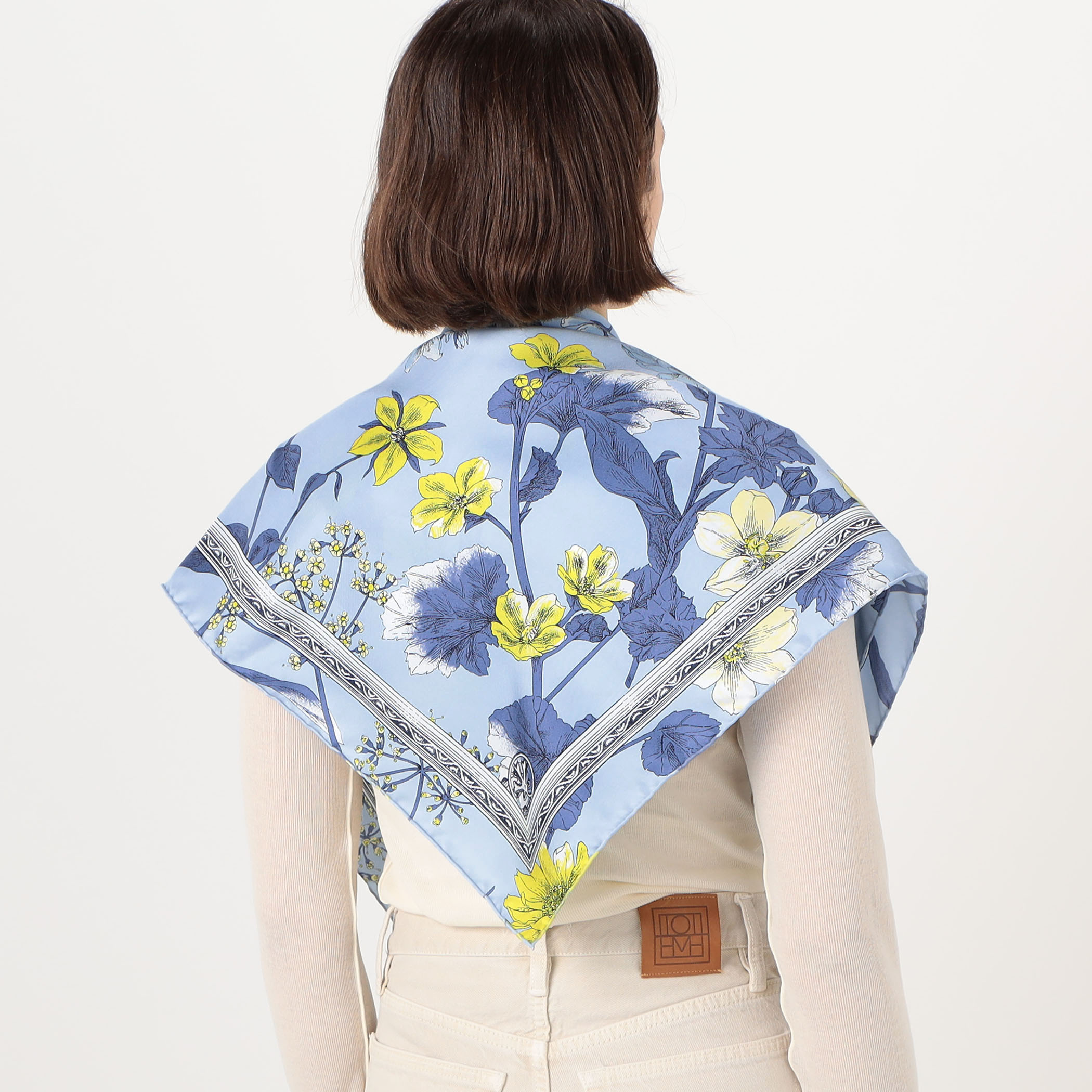 manipuri FLOWER シルクスカーフ｜トゥモローランド 公式サイト