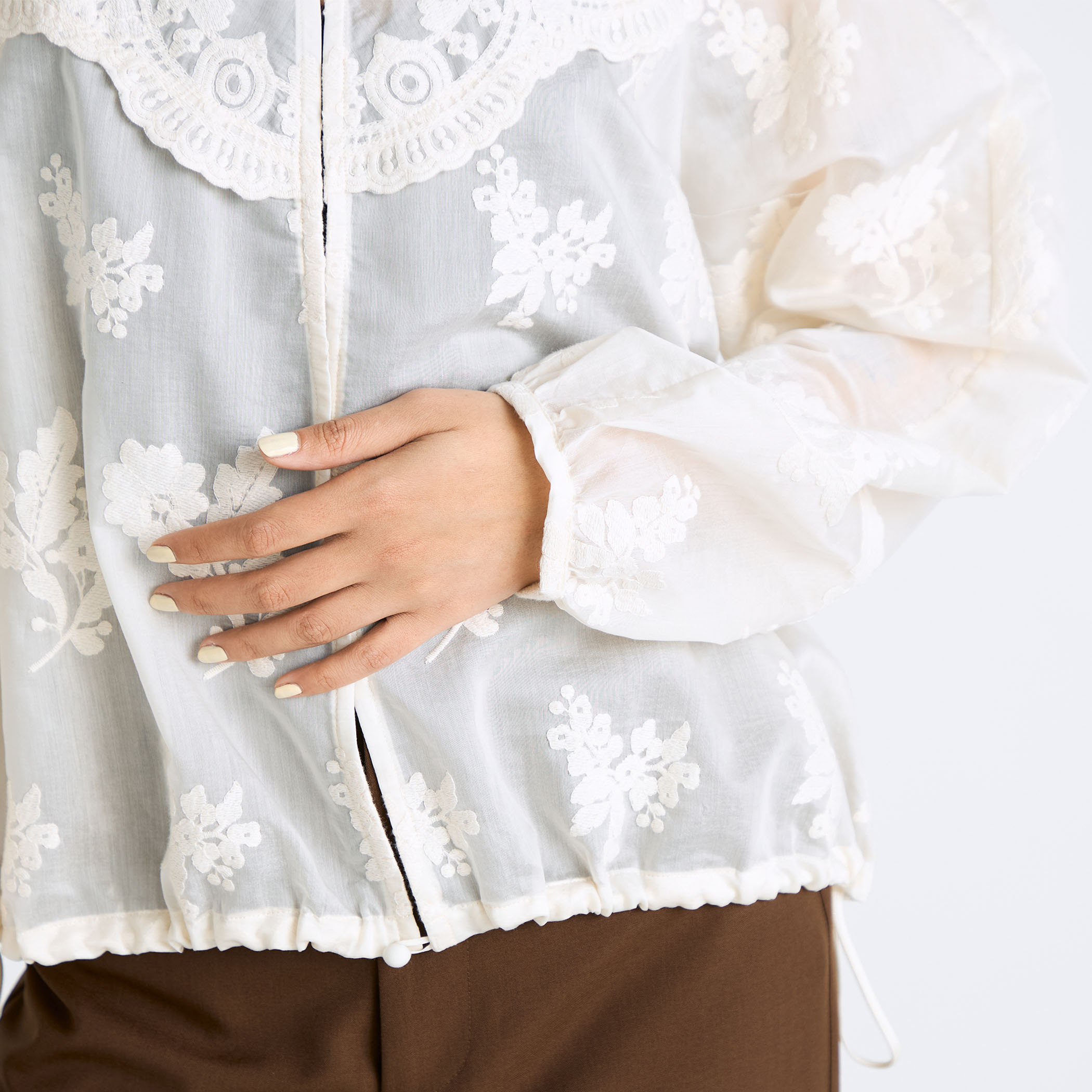 新品【ボールジィ トゥモローランド】エンブロイダリー 刺繍　レース　ブラウス 新品【ボールジィ トゥモローランド】エンブロイダリー 刺繍 レース