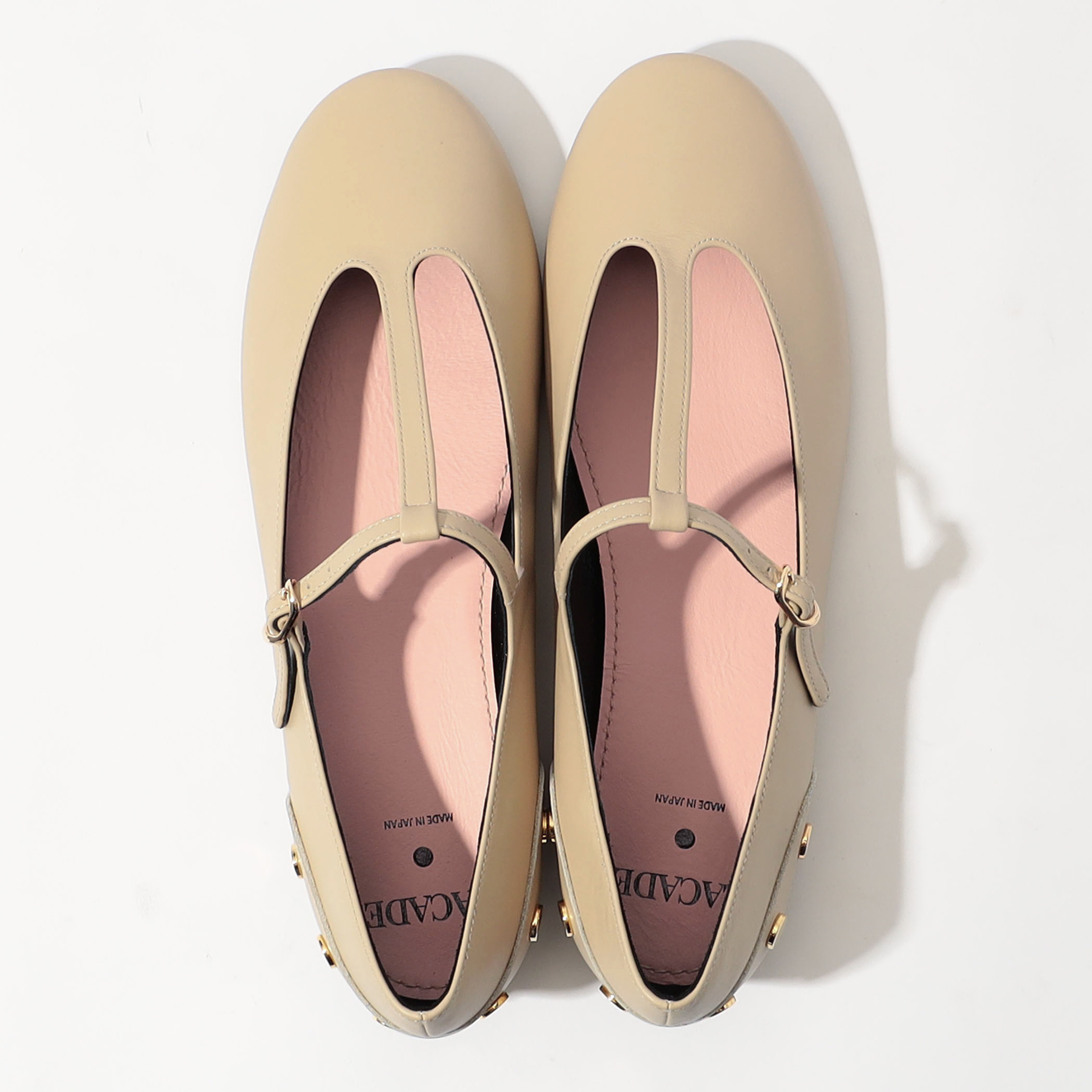 LACADE TOMOYO Tストラップ フラットシューズ｜トゥモローランド 公式通販