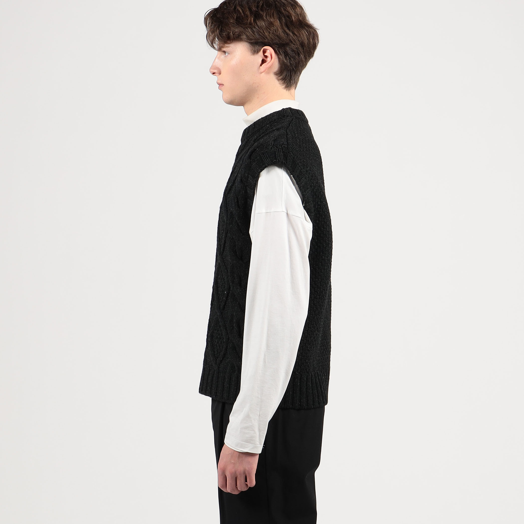 CABaN ウール ハンドニットケーブルベスト｜トゥモローランド