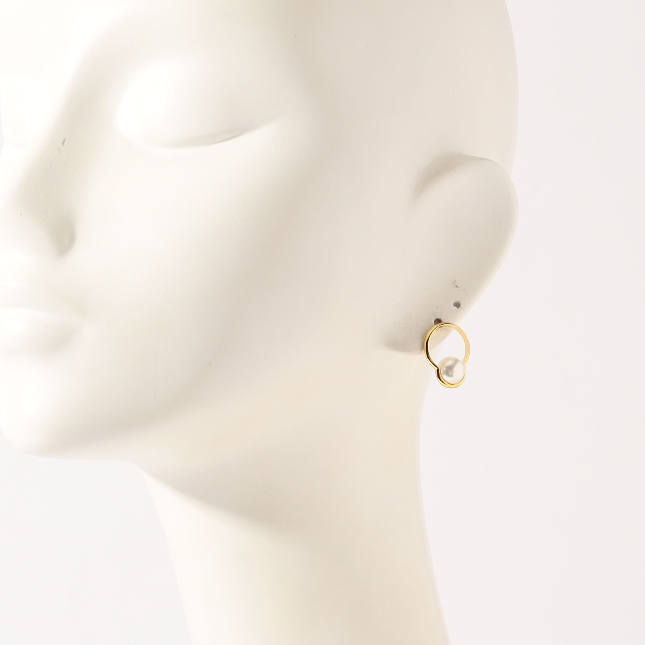 【別倉庫からの配送】 別注】januka×TOMORROWLAND モチーフパールピアス アクセサリー
