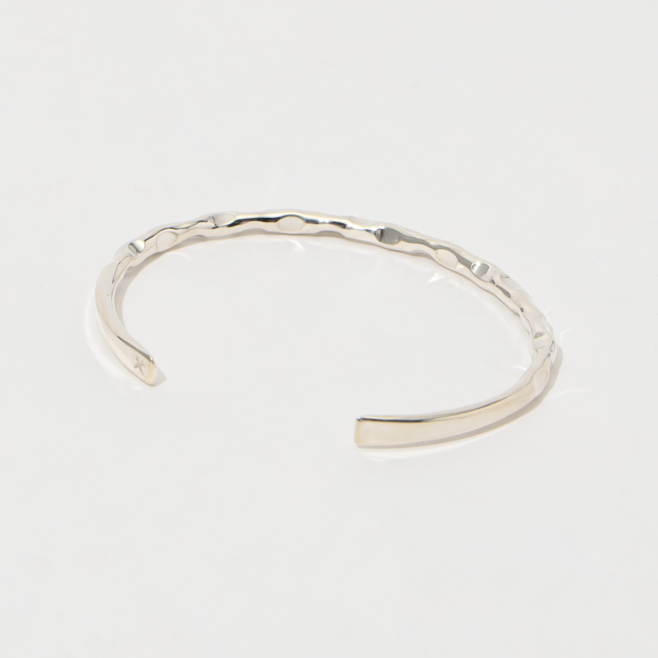 STUDEBAKER METALS GOSSAMER CUFF シルバーバングル｜トゥモローランド