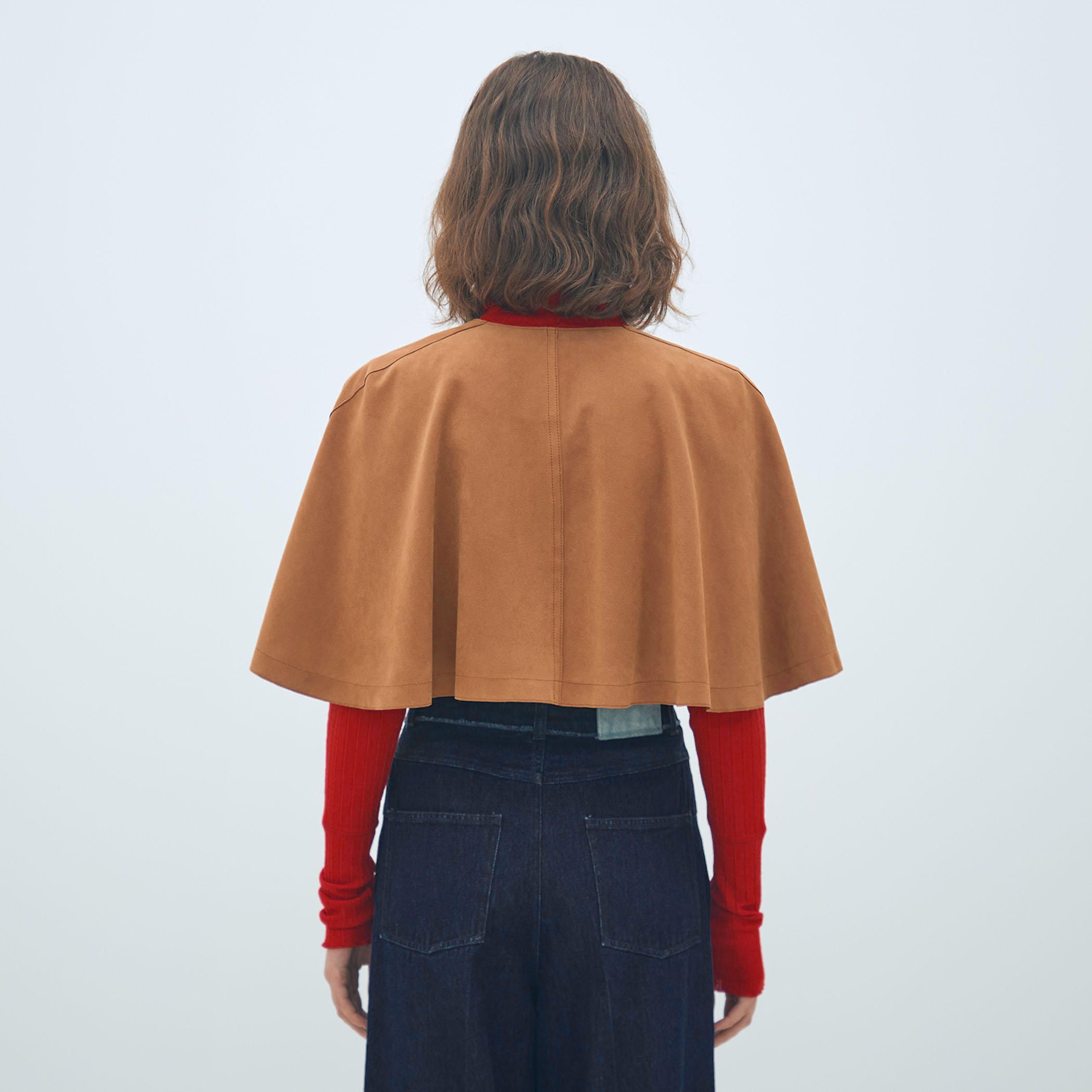 フェイクスエード ショートケープ｜トゥモローランド 公式通販