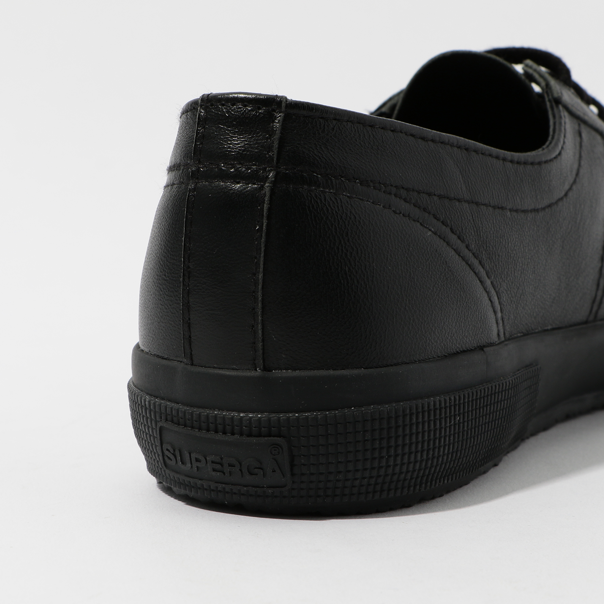 superga tomorrowland 2750