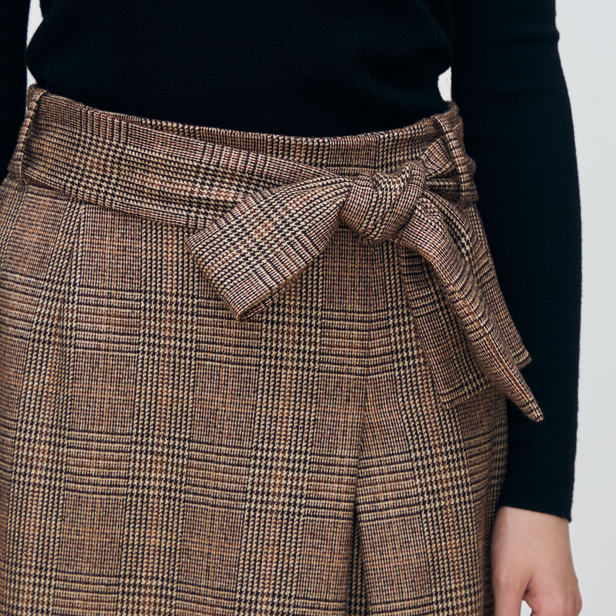 シックバーガンディー アシンメトリータックスカート