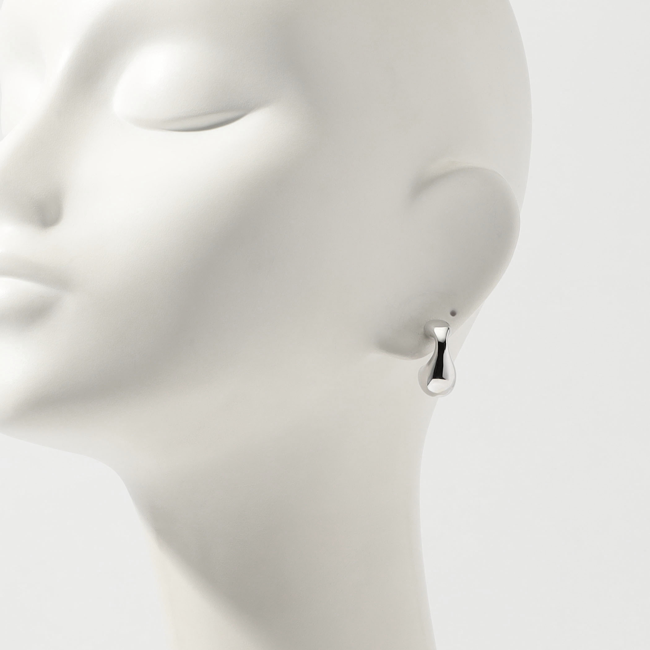 MARIA BLACK Dolphin ER S SLV ピアス｜トゥモローランド 公式通販