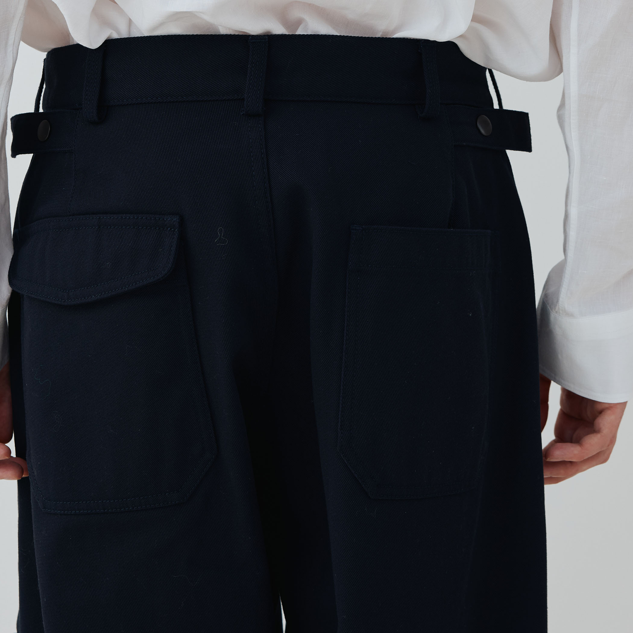 □ドライカツラギ メカニックパンツ｜トゥモローランド 公式通販