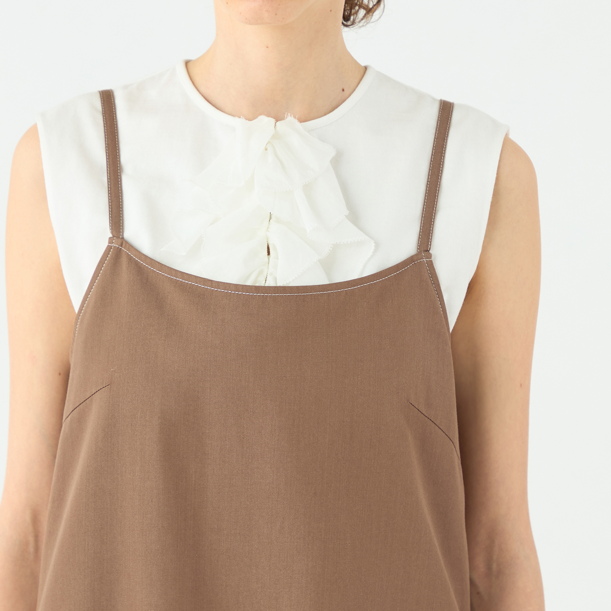 トゥモローランドサロペット新品 iteme81b94a00a2011f0b9000242ac