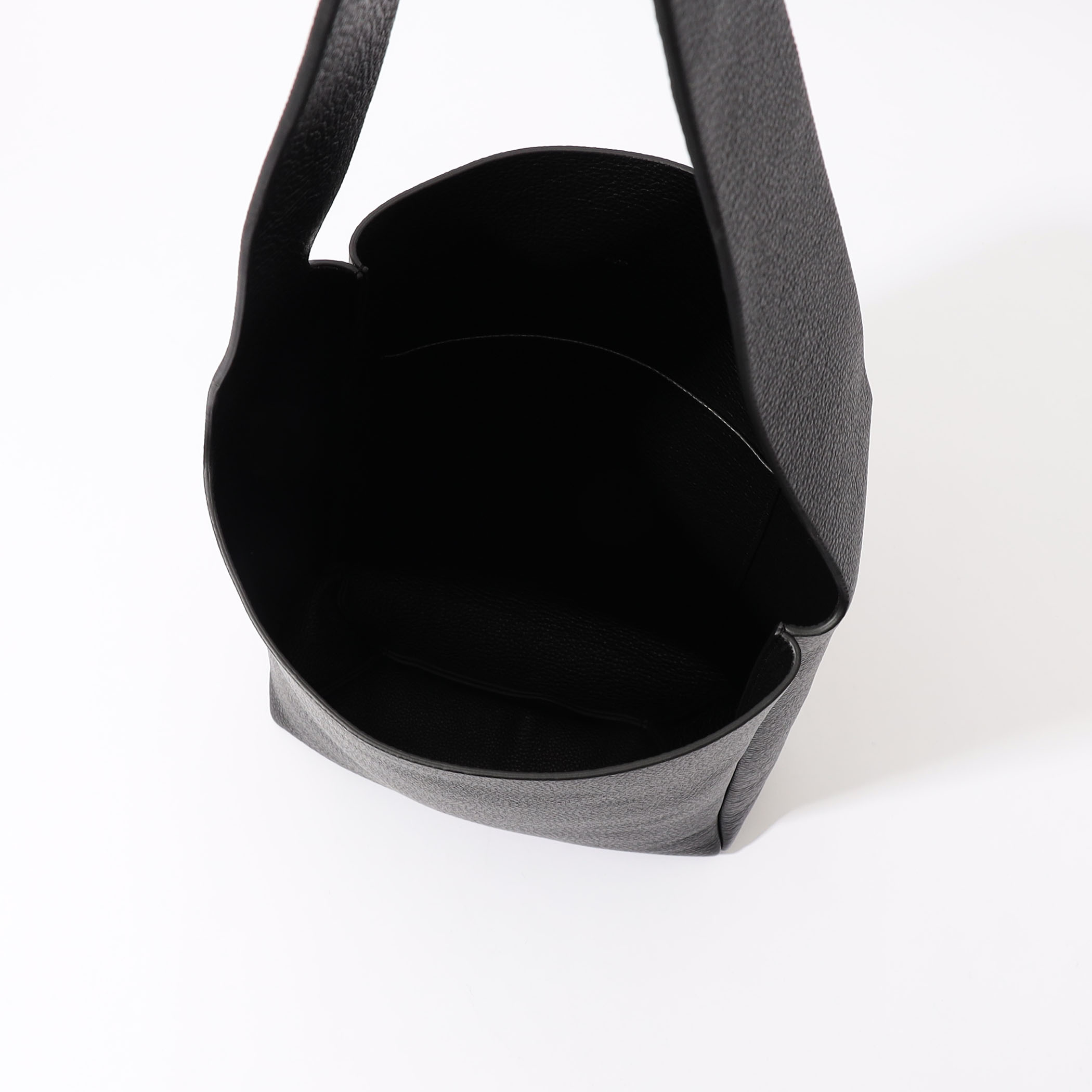 Aeta SHOULDER：M｜トゥモローランド 公式サイト