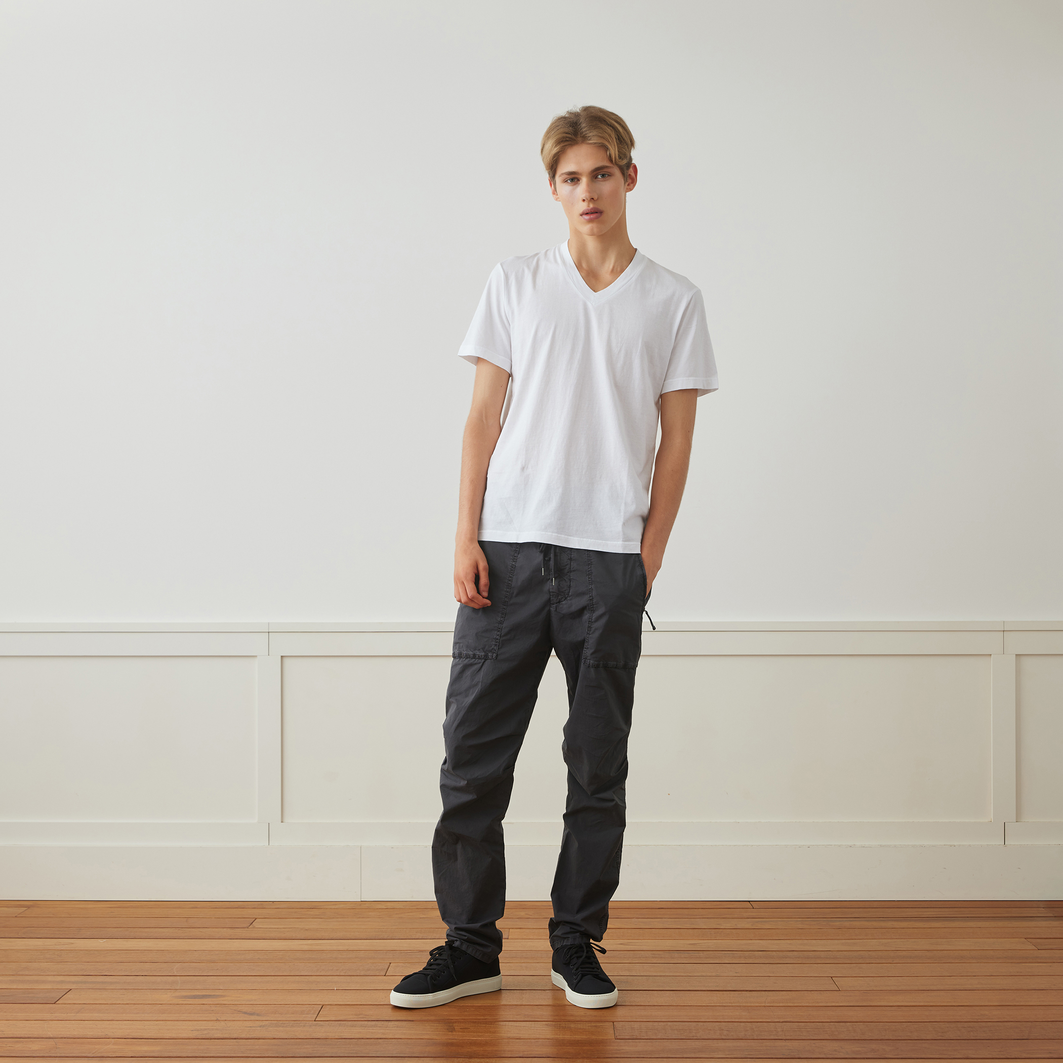 ベーシック VネックTシャツ MLJ3352｜トゥモローランド 公式通販