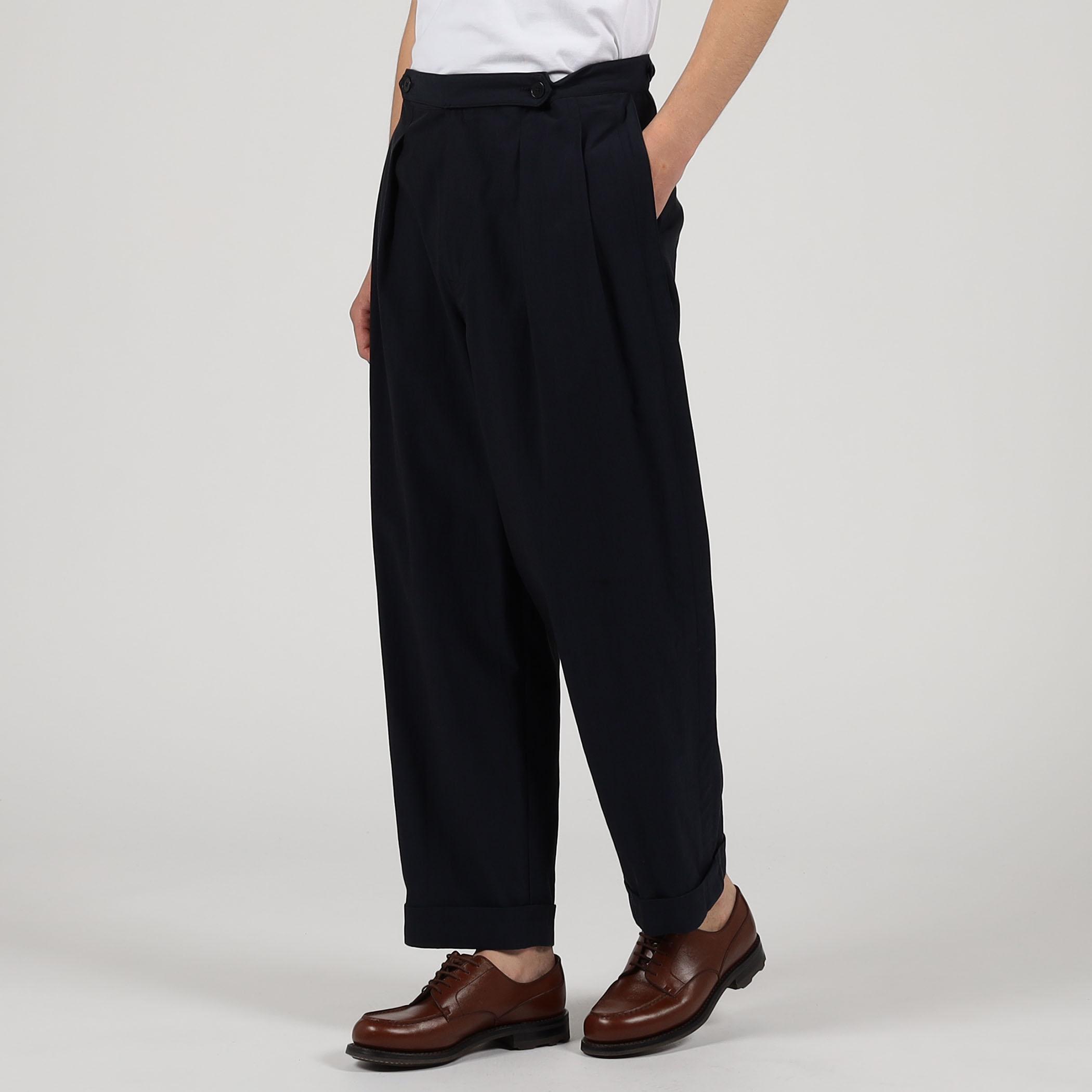 【美品】トゥモローランド×ドーメル　ベルトレスパンツ50 item30712a7a02cf11f09bb10242ac