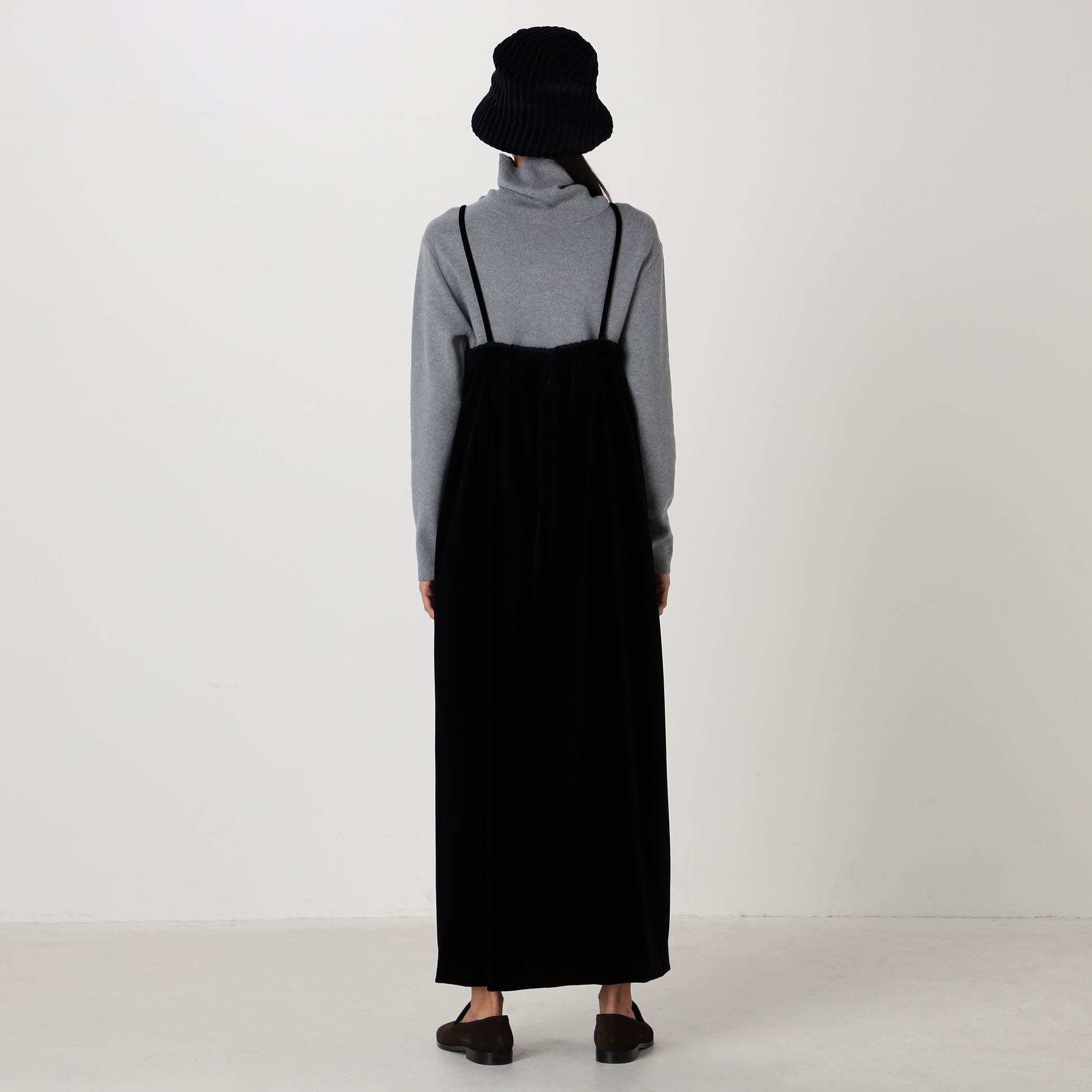 ソフトべロア ストラップワンピース｜トゥモローランド 公式通販