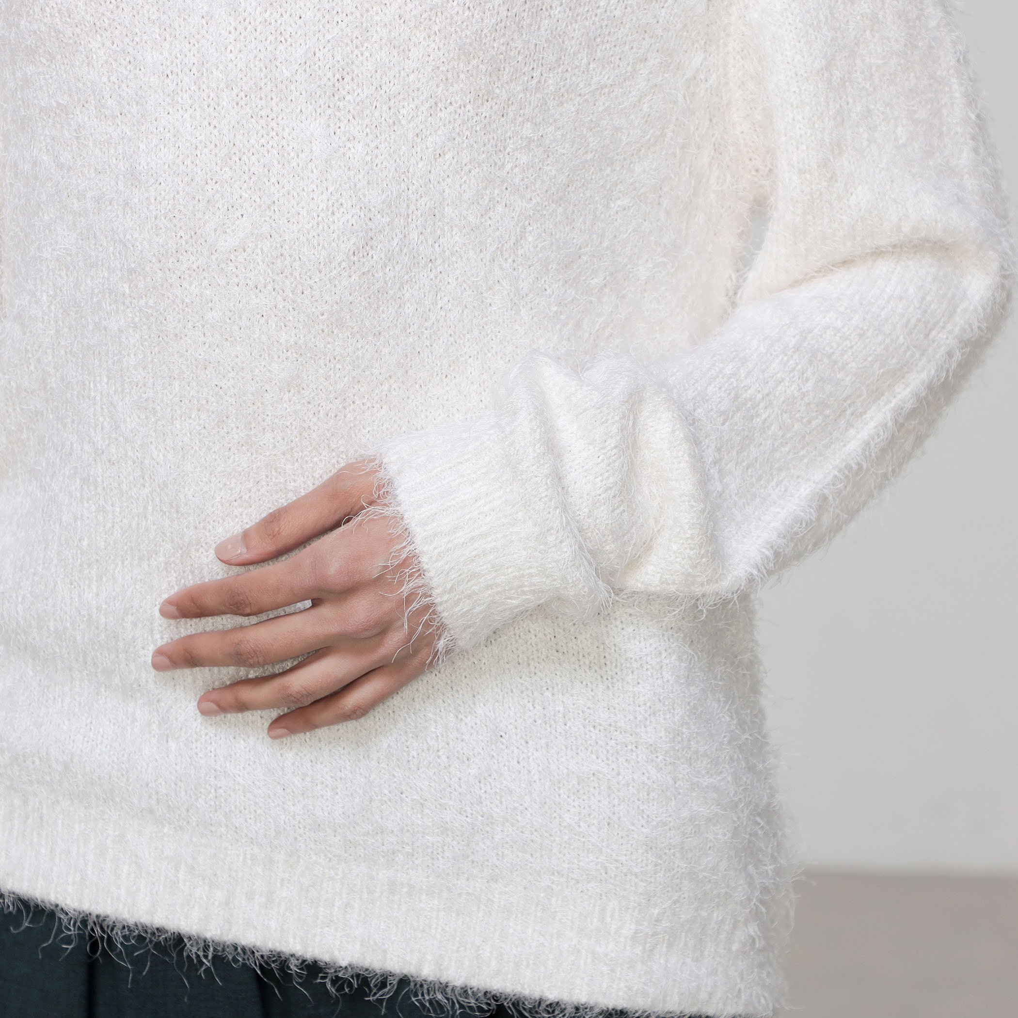 シルクカシミヤヘアリー Vネックプルオーバー｜トゥモローランド 公式通販