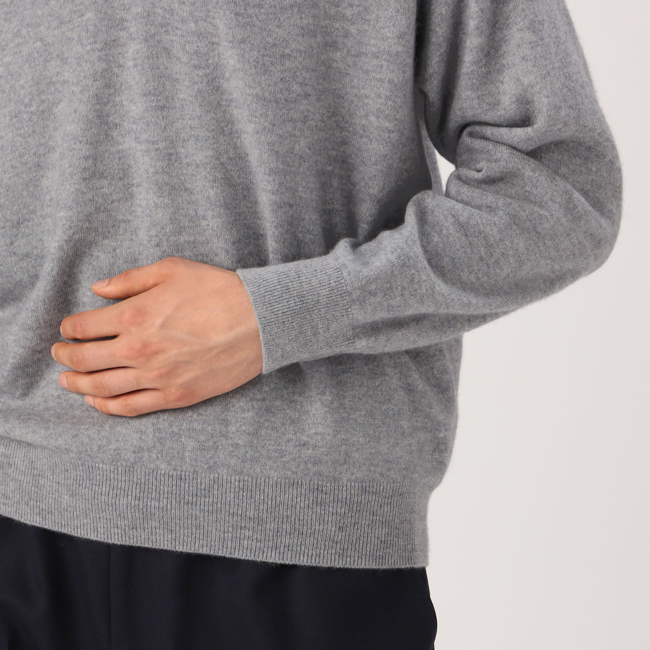 モンゴルカシミアVネックニット｜トゥモローランド 公式通販