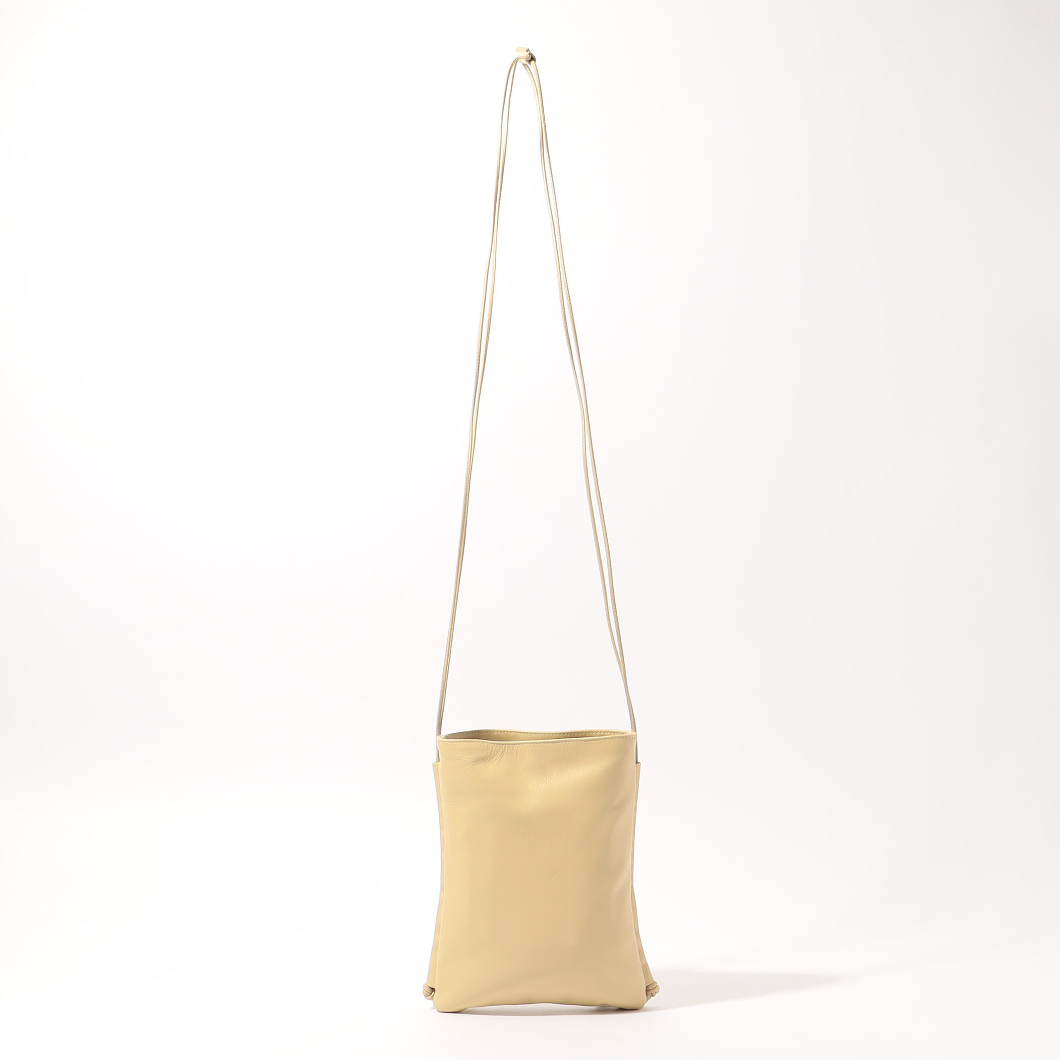 【HEREU】TRENA☆カーフレザー☆クロスボディバッグ♪7色展開 HEREU TRENA フラットスクエア クロスボディバッグ