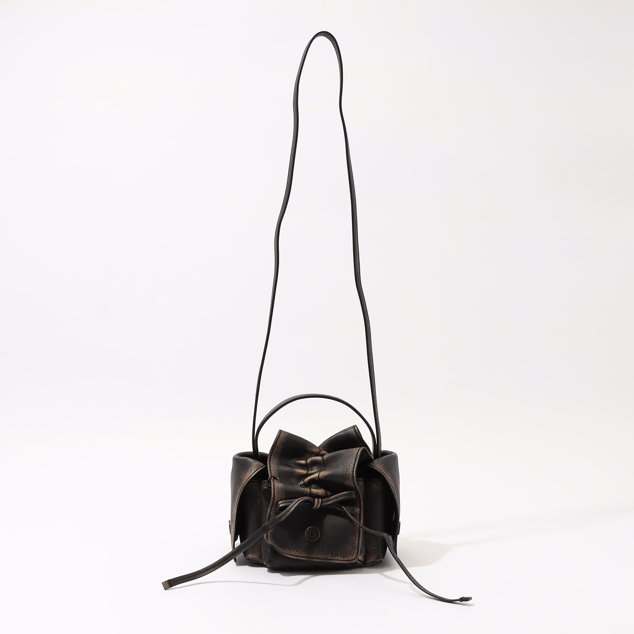 Acne Studios MULTIPOCKET MINI ミニバケットバッグ｜トゥモローランド