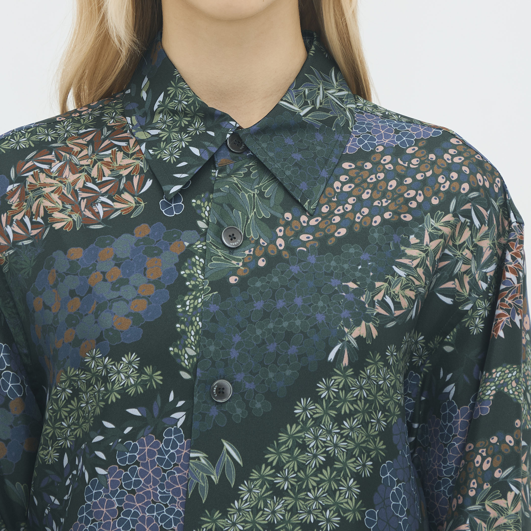 シルクツイル FLOWER RIVER レギュラーカラーシャツ｜トゥモローランド