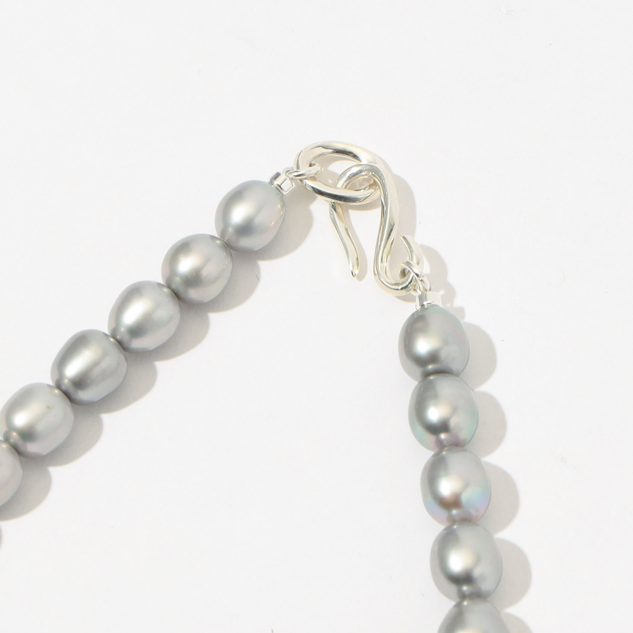 R.ALAGAN GRAY MEDIUM PEARL ネックレス|トゥモローランド 公式通販 R.ALAGAN GRAY MEDIUM PEARL ネックレス|トゥモローランド 公式通販