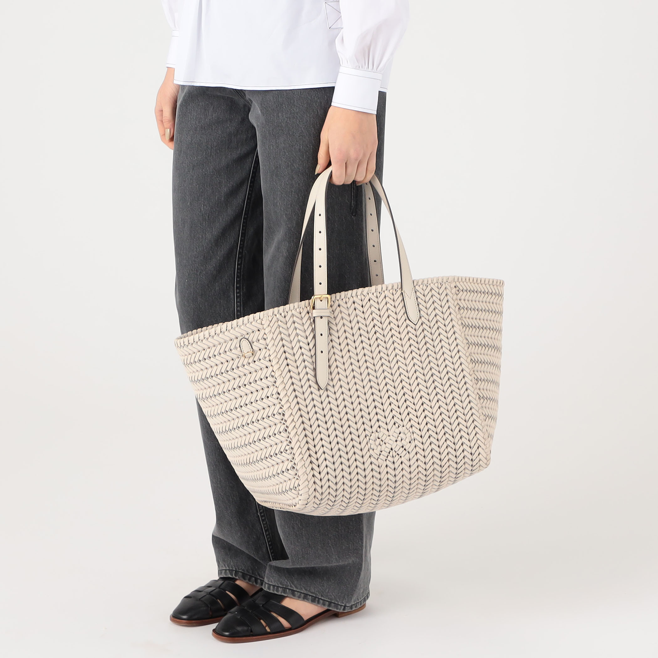 トートバッグ Anya Hindmarch Bag Neeson Small Neeson：ニーソン・スモール・スクエア・トート | Anya Hindmarch JP