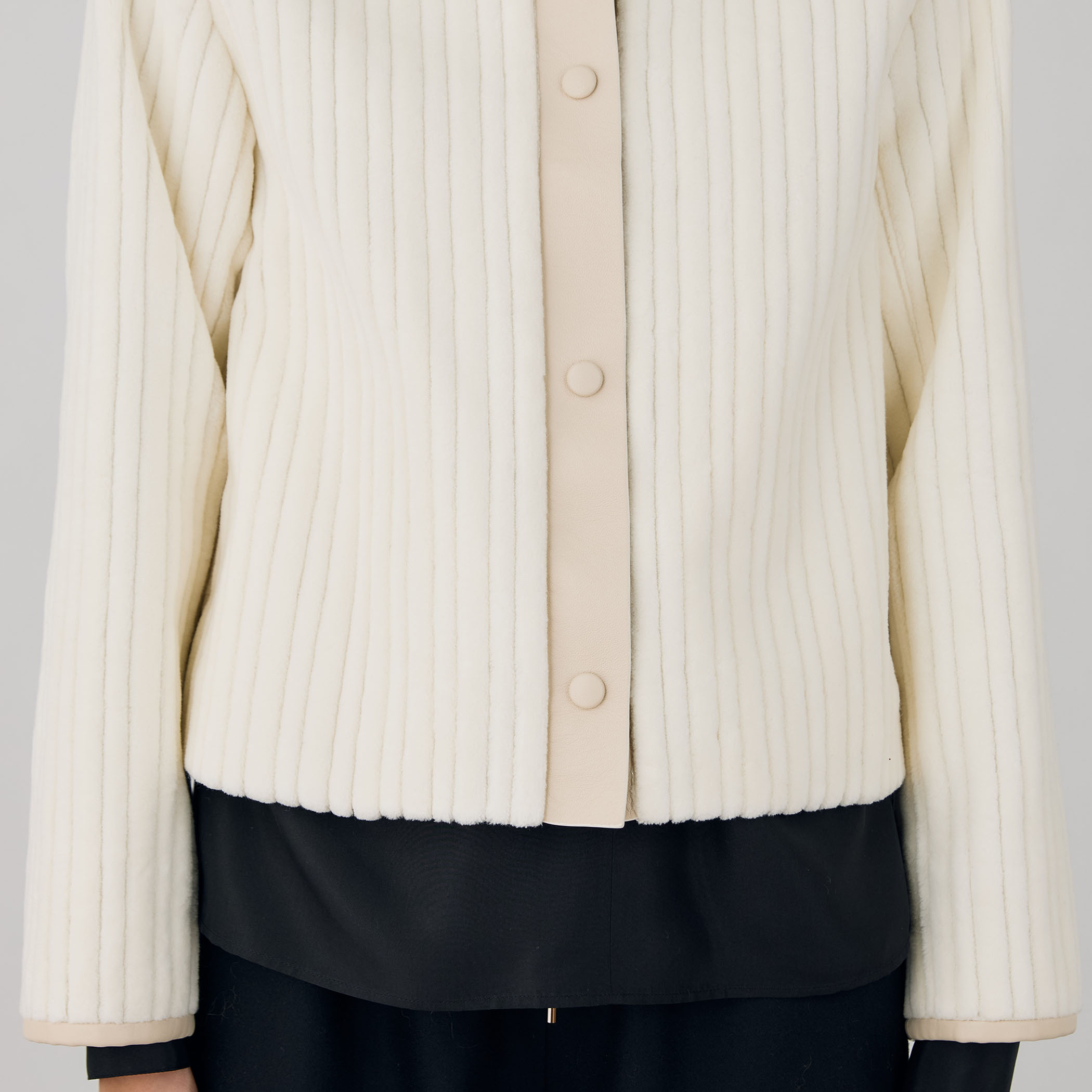 ワイドリッジパイル クルーネックブルゾン｜トゥモローランド