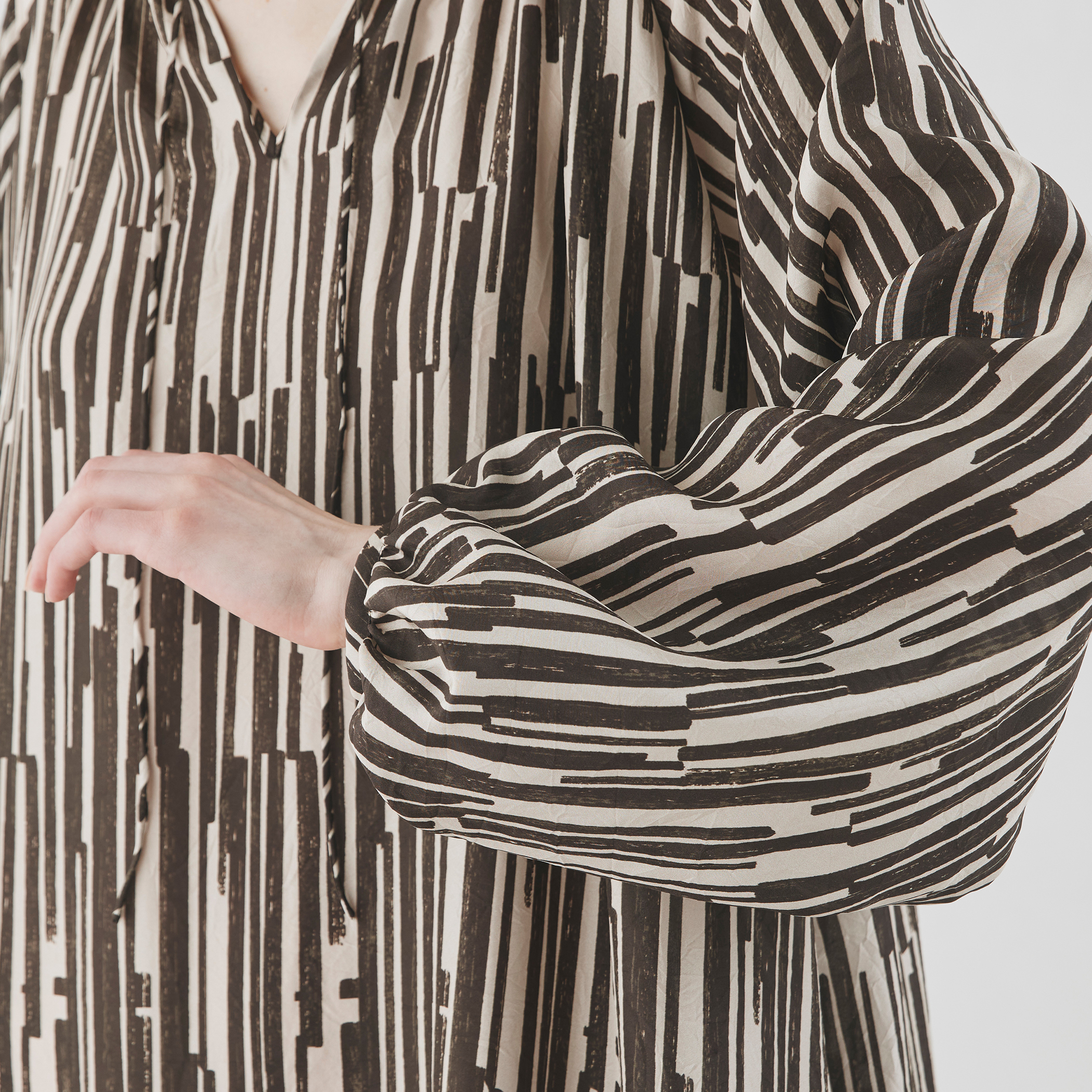 【極美品✨️viviennewestwood】 絵画ワンピース パフスリーブ 極美品✨️viviennewestwood】 絵画ワンピース パフスリーブ