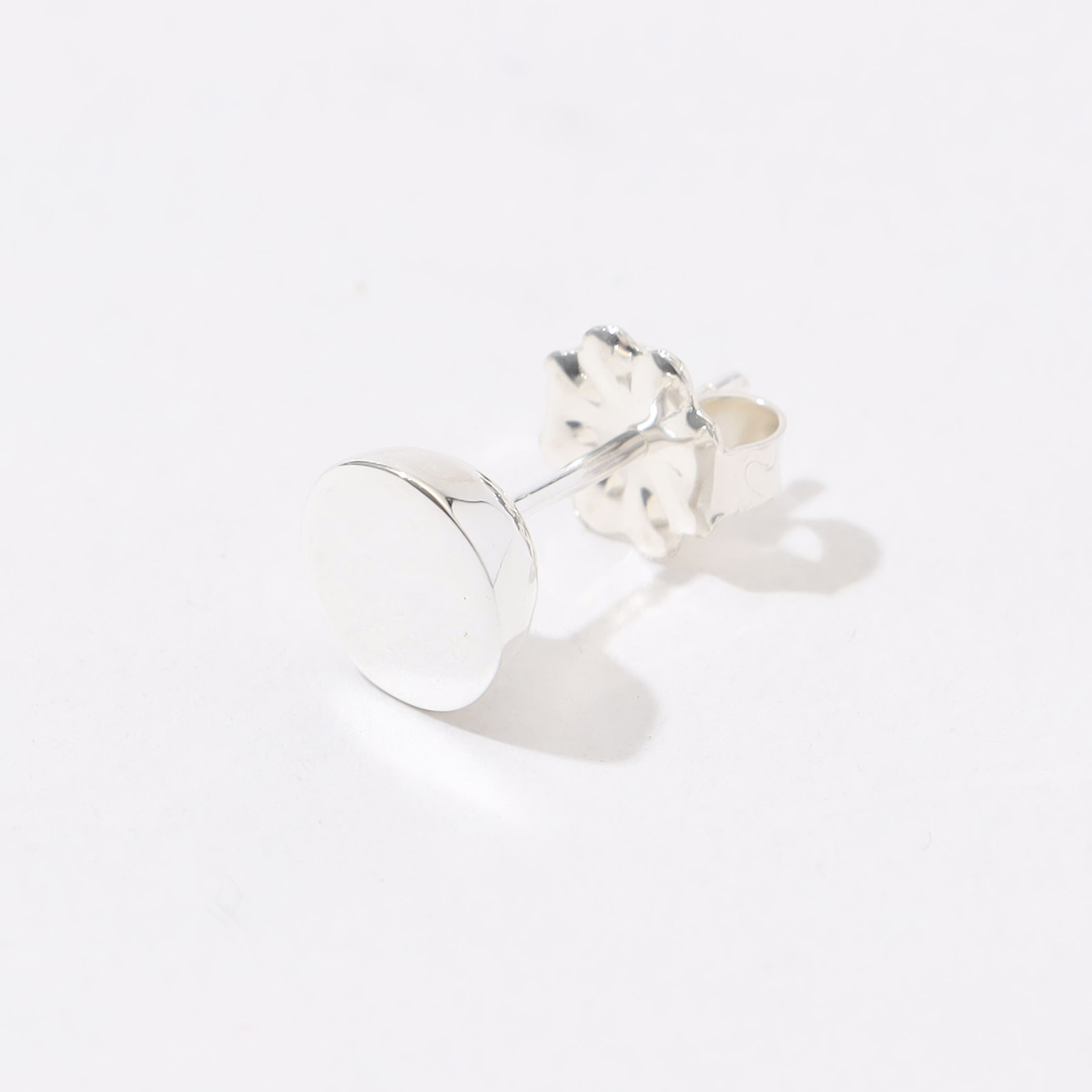BULBS Olea chimanimani ラウンドプレート シルバーピアス