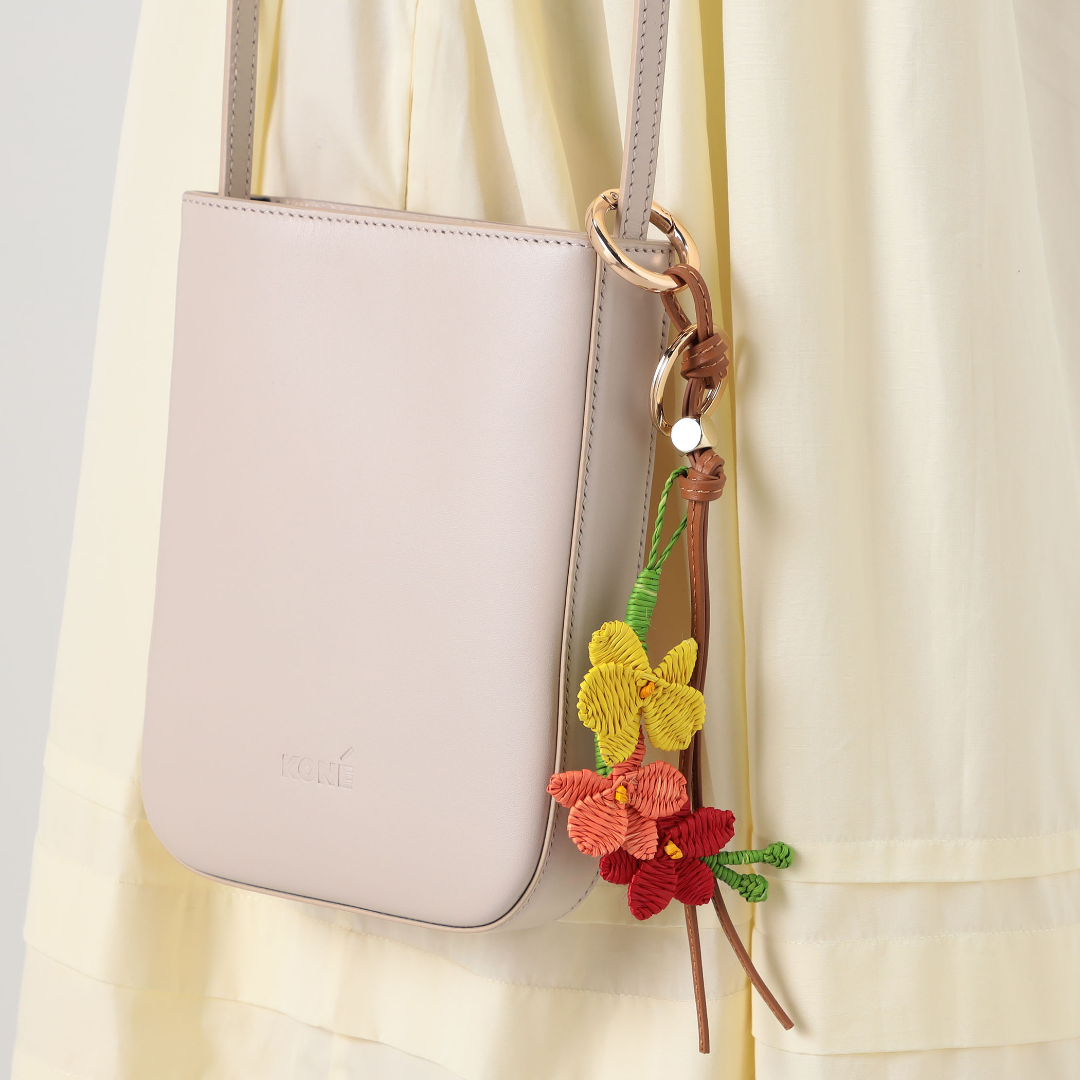 Atelier TOMORROWLAND FLOWER イエロー チャーム｜トゥモローランド
