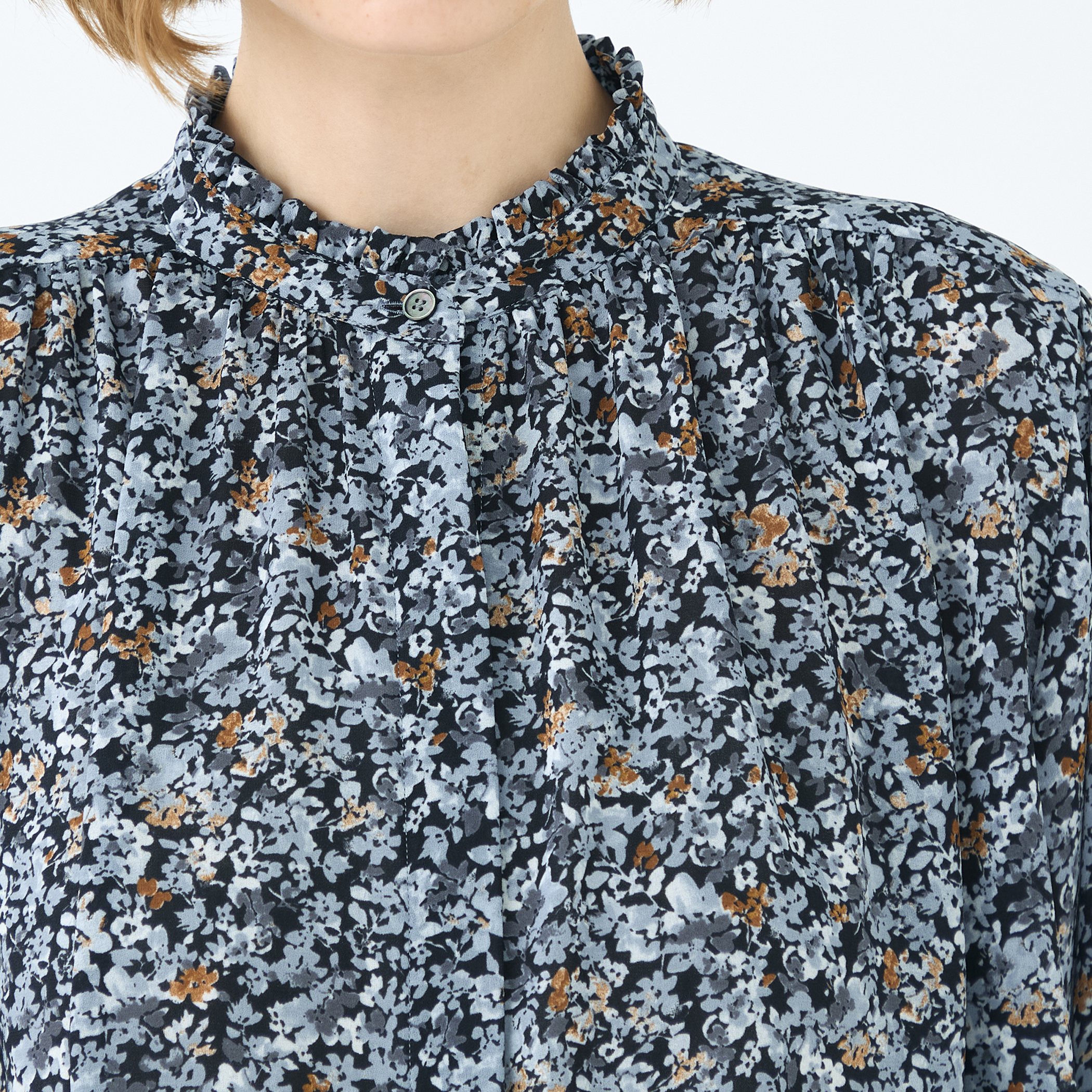 ブローフラワープリント フリルブラウス｜トゥモローランド 公式通販