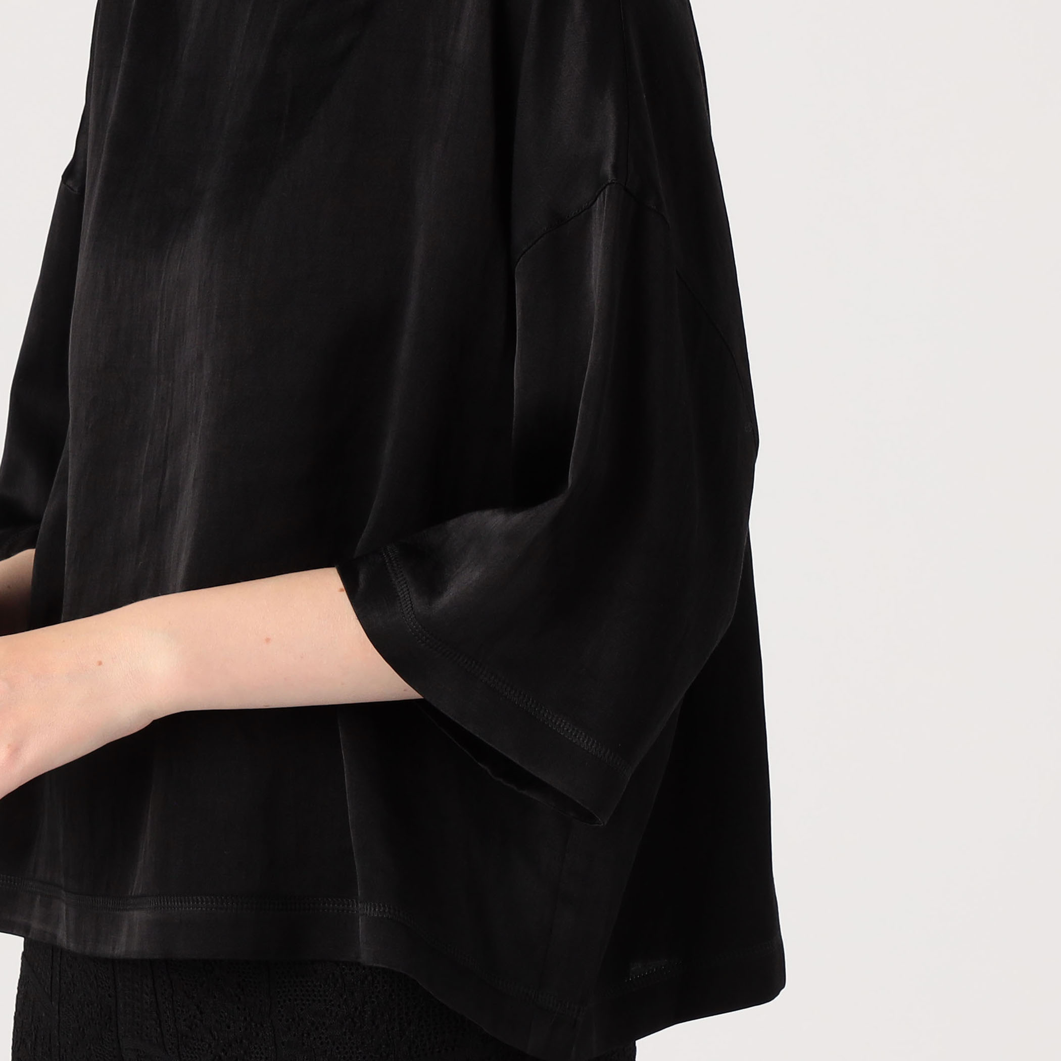 ソフトサテン ビッグTシャツブラウス｜トゥモローランド 公式通販