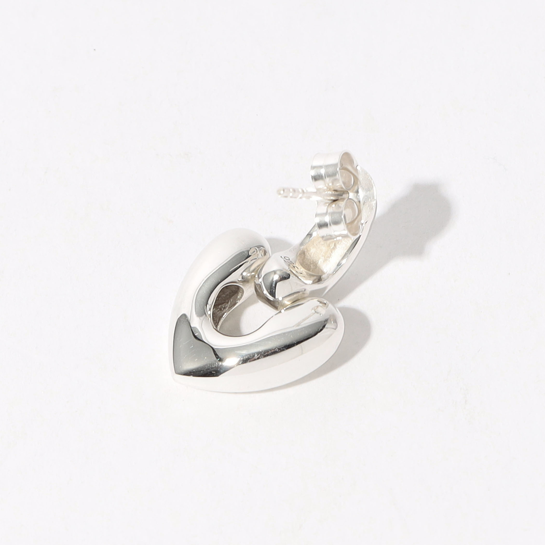 Annika Inez HEART ドロップハートピアス｜トゥモローランド