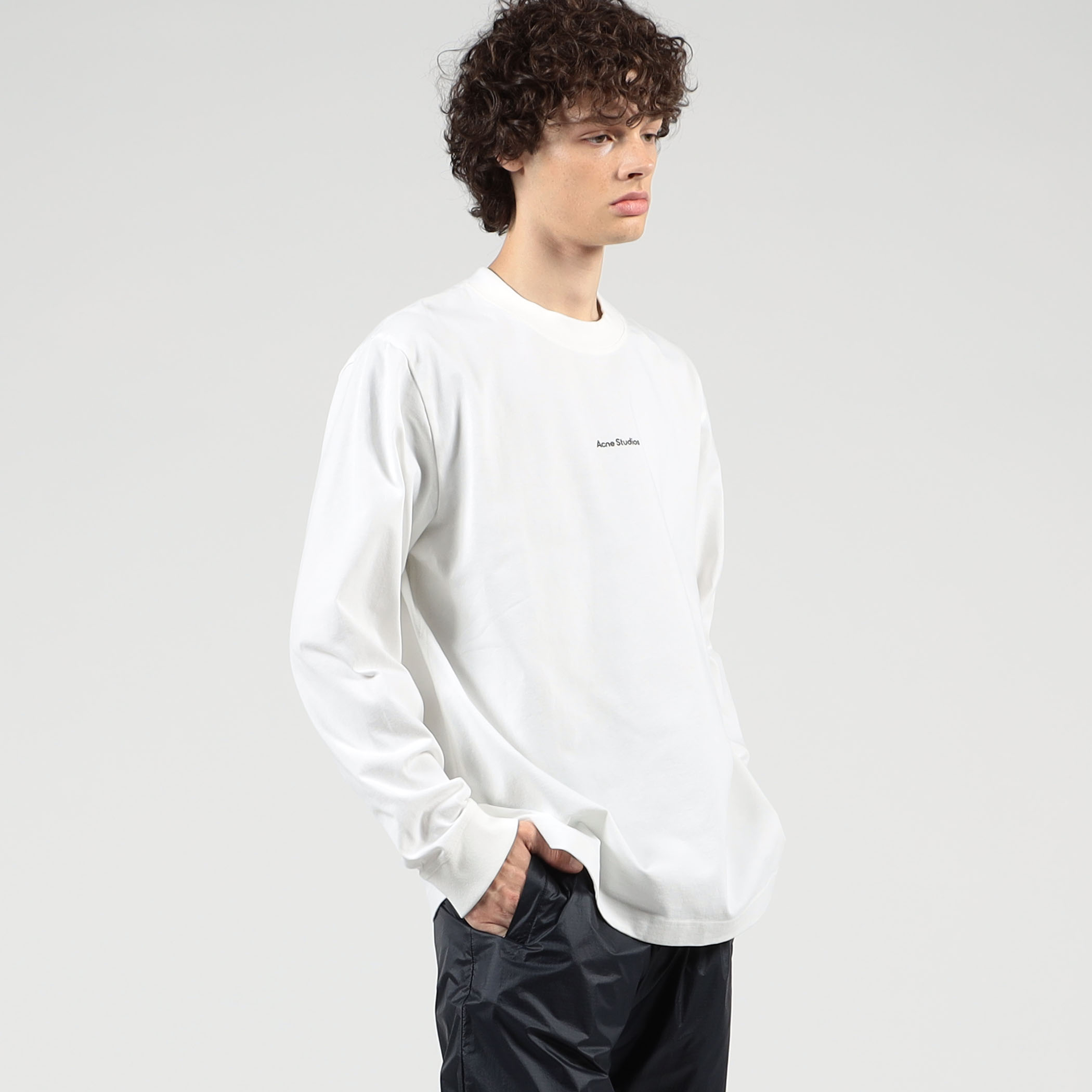 Acne Studios ロゴ ロングスリーブTシャツ｜トゥモローランド 公式通販