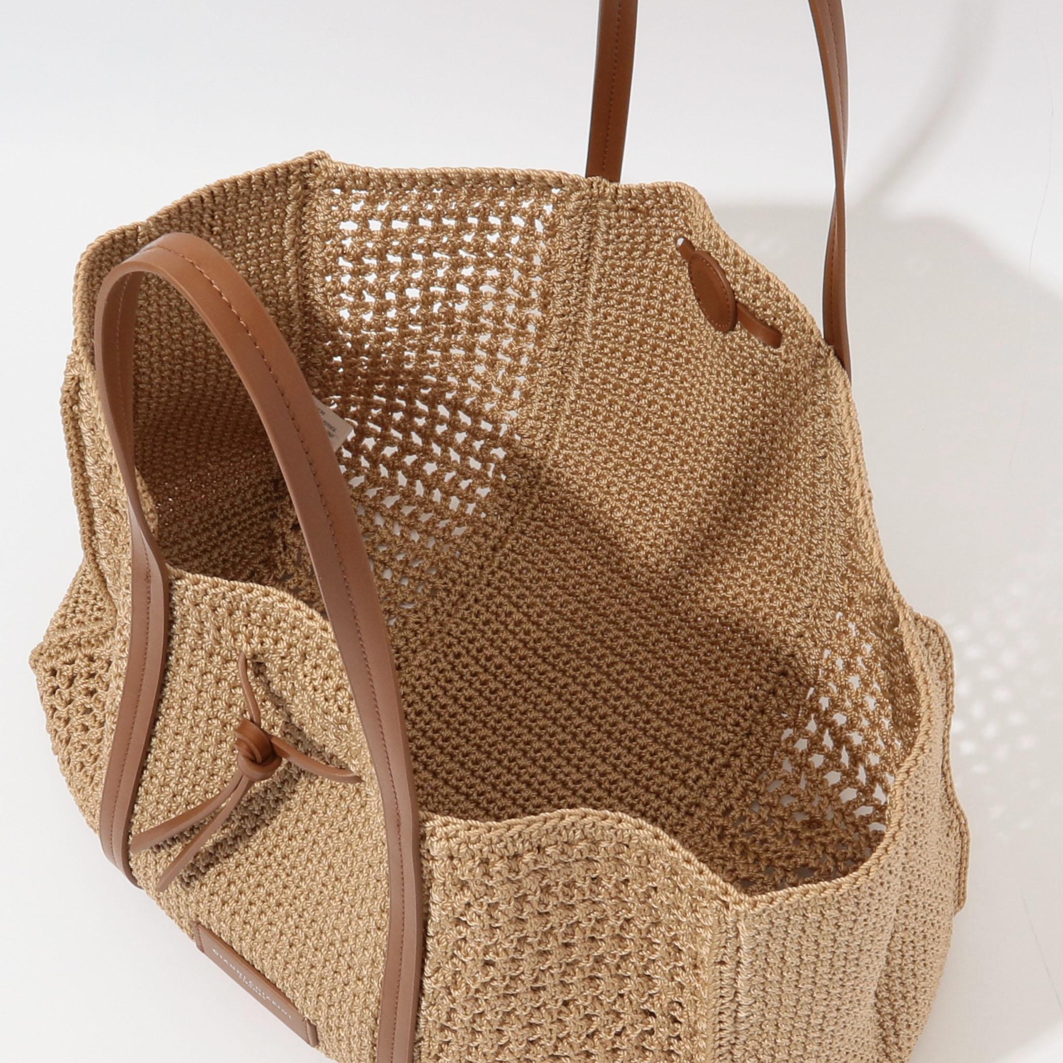 『GIANNI CHIARINI』ヴィクトリア ウーブン ハンドバッグ GIANNI CHIARINI VICTORIA トートバッグ｜トゥモローランド 公式通販