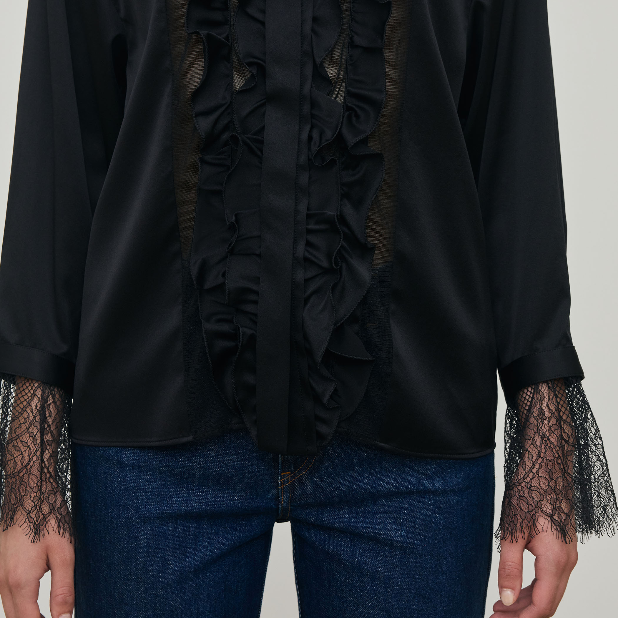 シルクサテン ラッフルシャツ｜トゥモローランド 公式通販