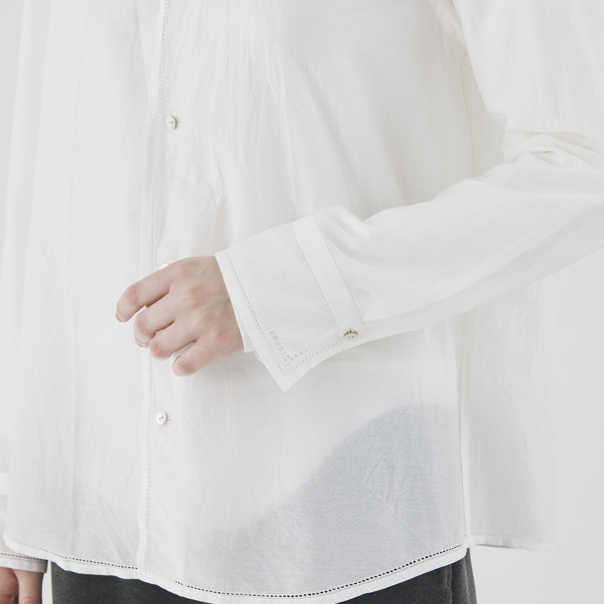 ドロンワークシャツ レギュラーカラーシャツ｜トゥモローランド 公式通販