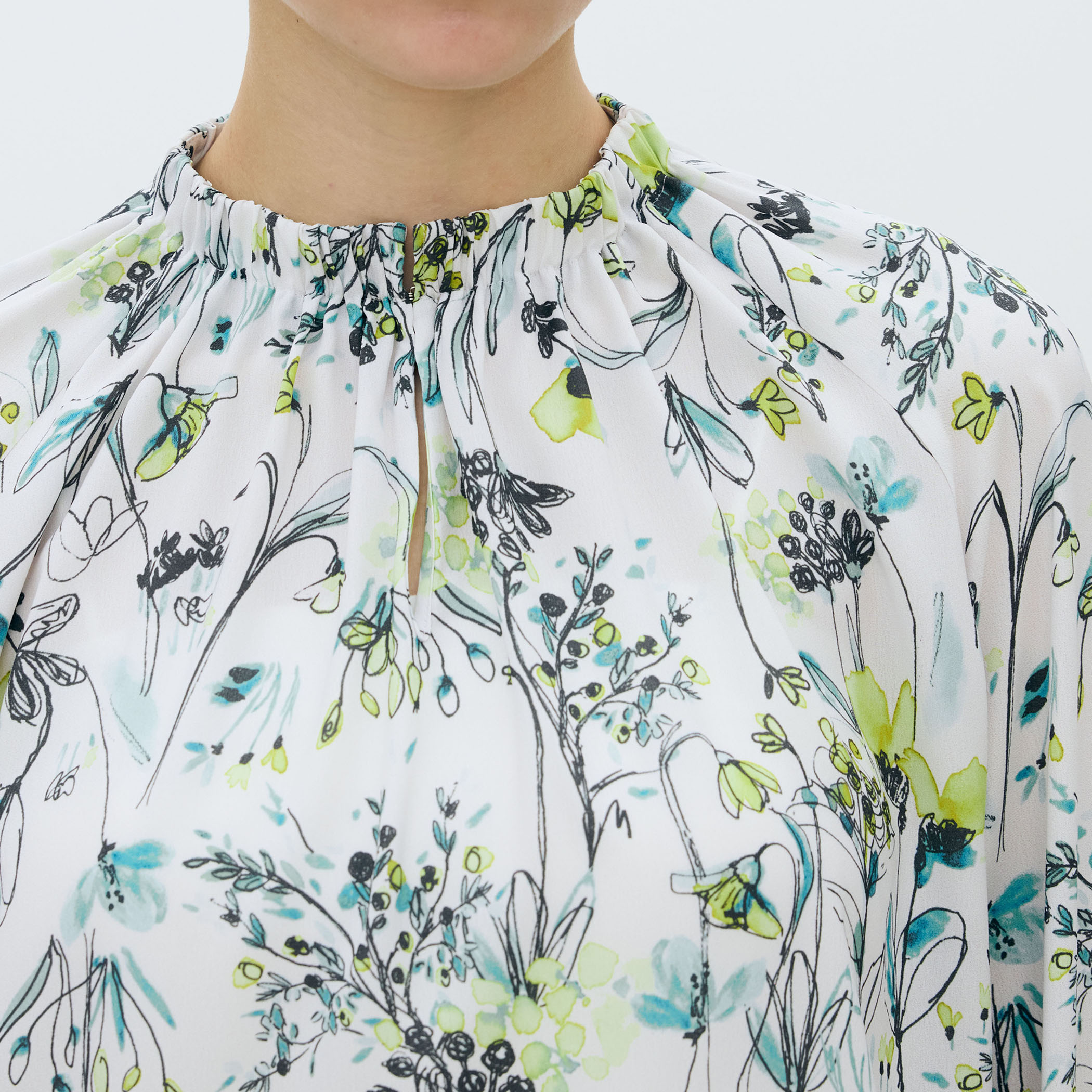 オーキッドフラワープリント ネックギャザーブラウス