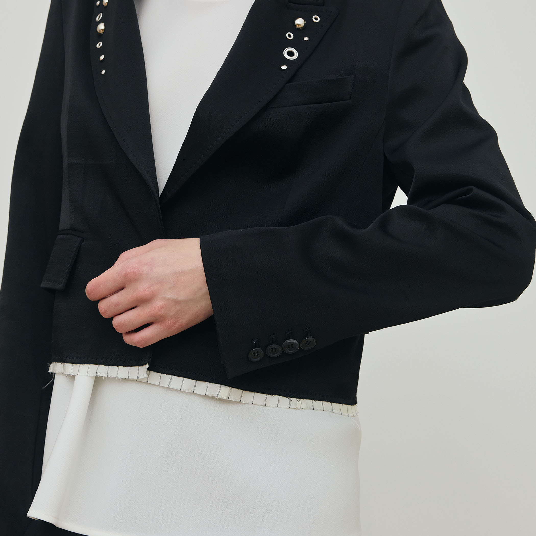 レーヨンサテン クロップドジャケット｜トゥモローランド 公式通販