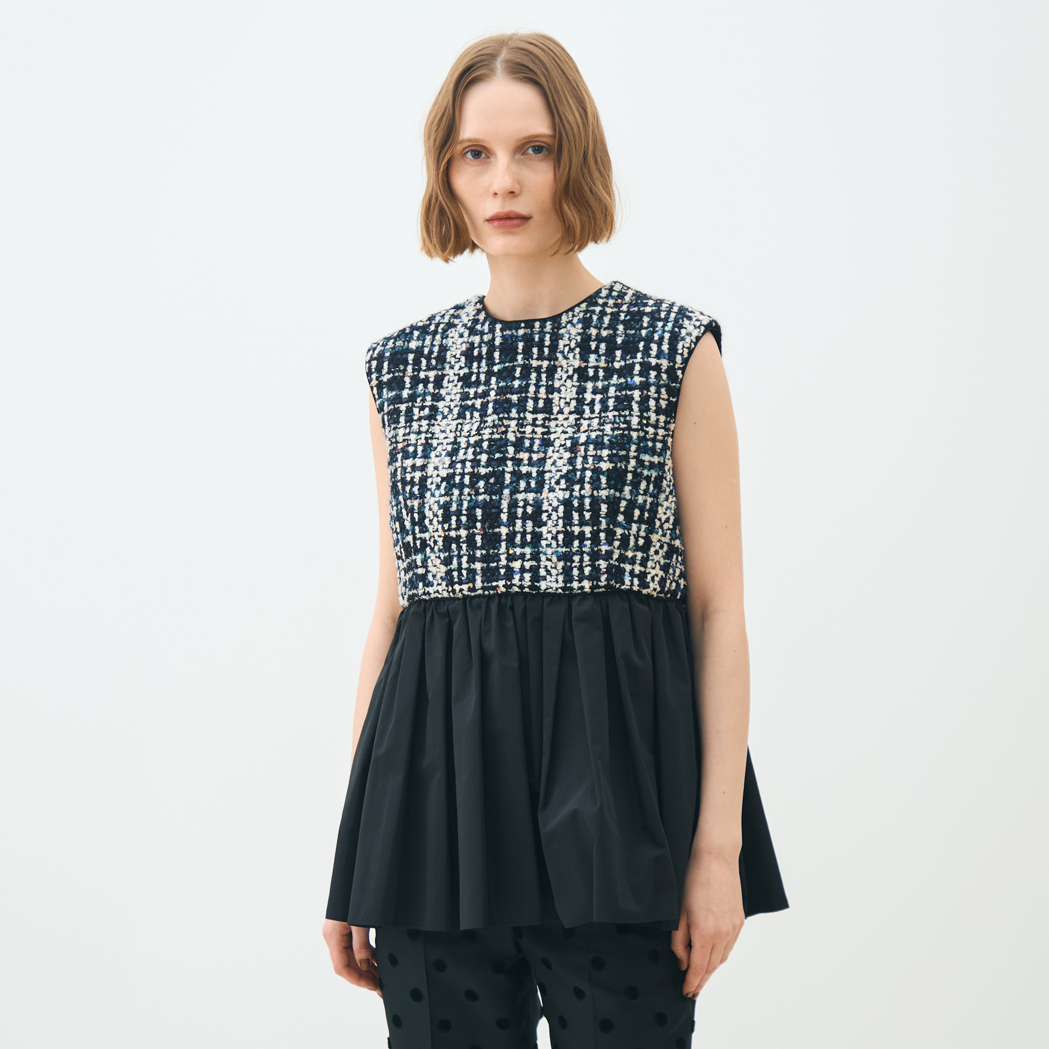 スチュワートファンシー フロンタブルジレ｜トゥモローランド