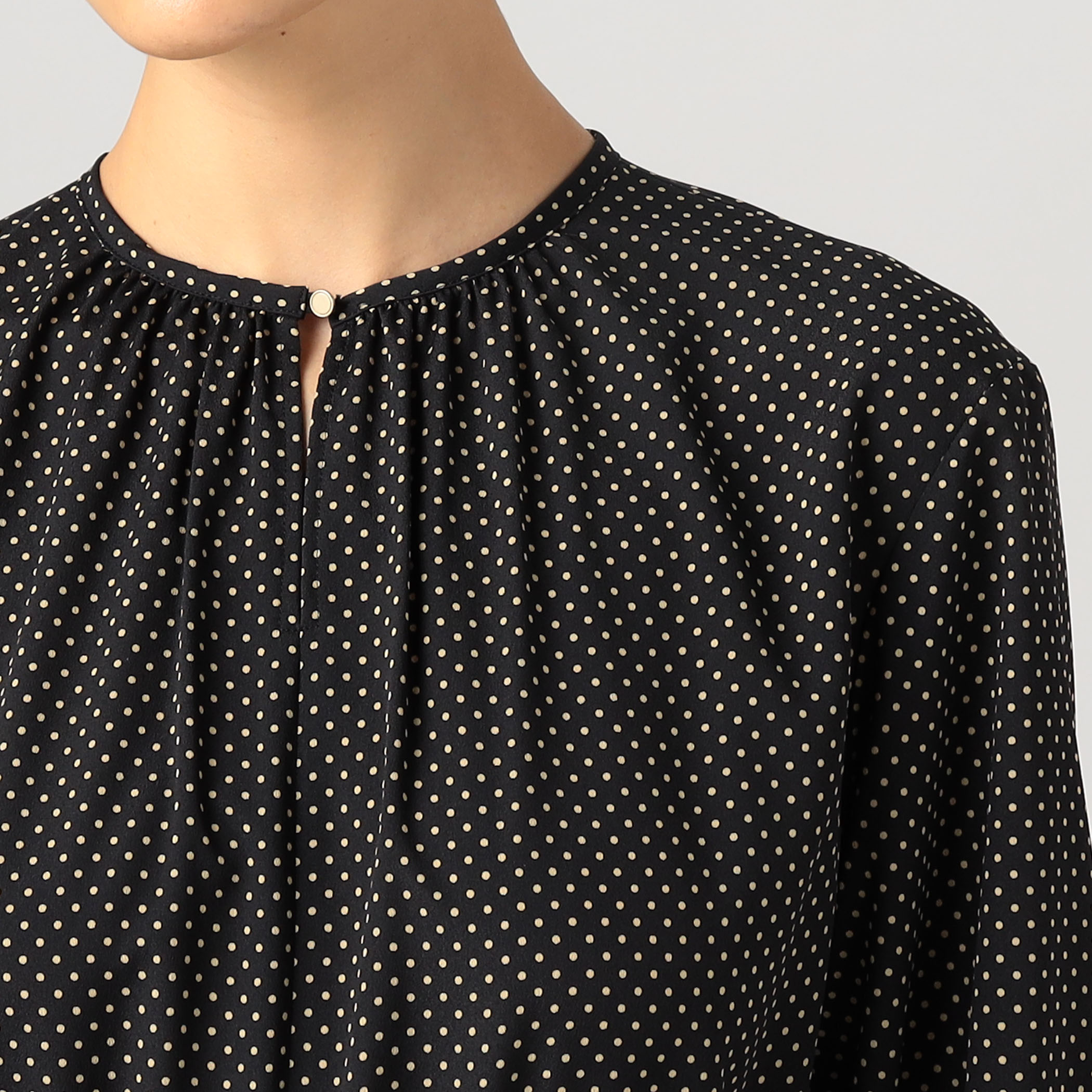 ミニドットプリント ティアードワンピース｜トゥモローランド 公式通販