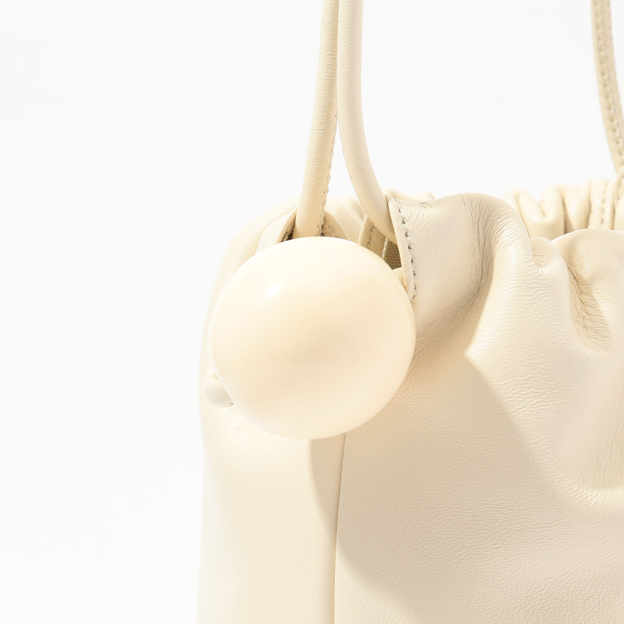 Bucket Baggage Ball ラムレザー ショルダーバッグ　巾着 Bucket Baggage Ball Charm ラムレザー ショルダーバッグ