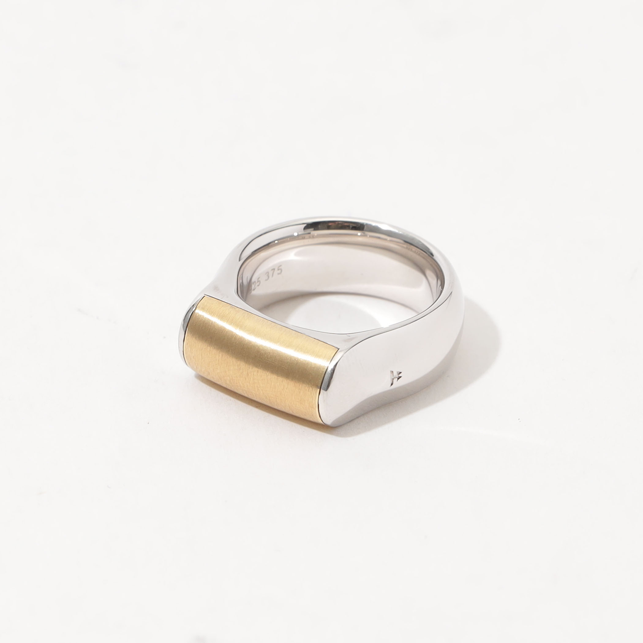 TOM WOOD Crest ring｜トゥモローランド 公式サイト