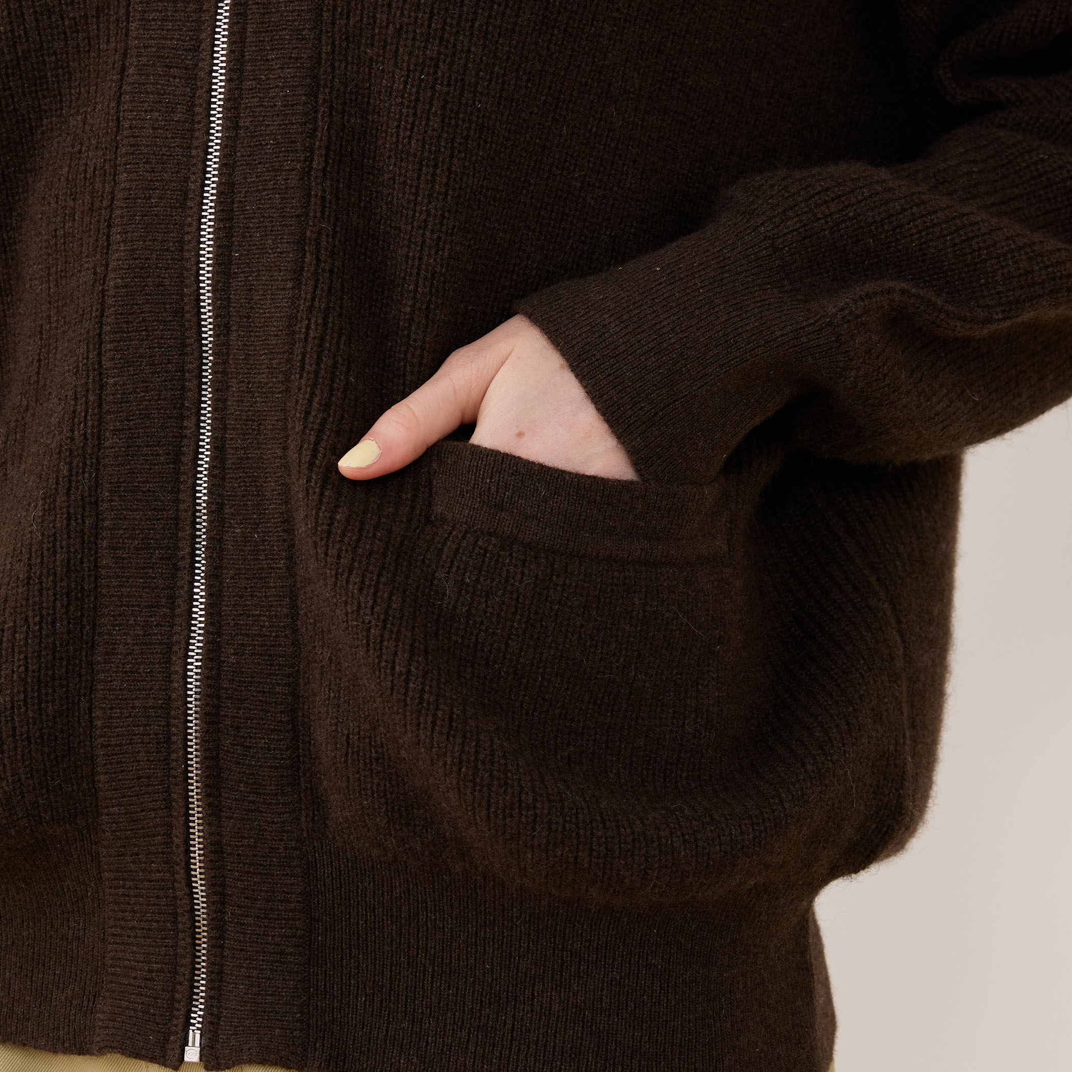 モンゴルヤク ジップアップカーディガン｜トゥモローランド 公式通販