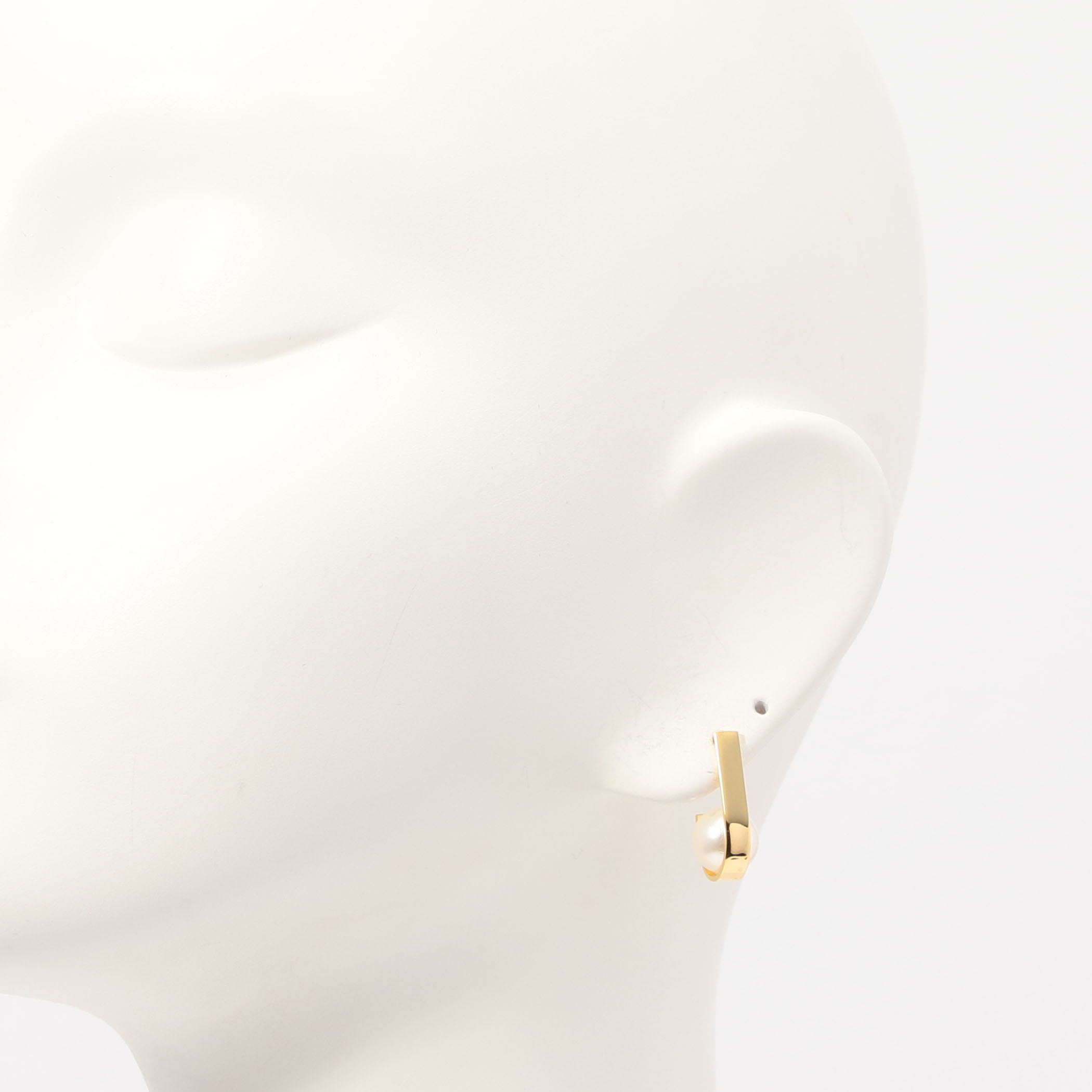 januka×TOMORROWLAND 3シェルパールピアス TOMORROWLAND｜【別注】januka*TOMORROWLAND 3シェルパール