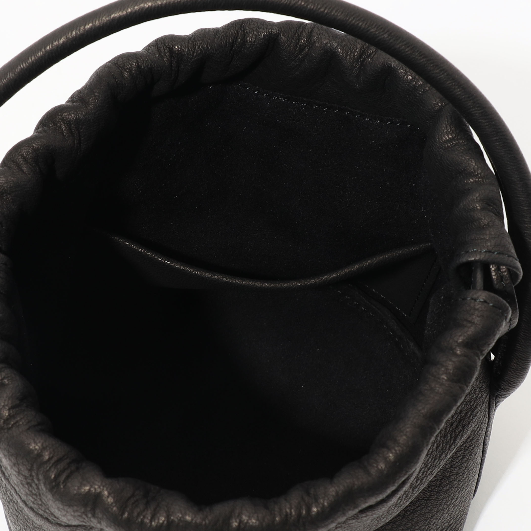 〈ほぼ未使用〉トゥモローランドAeta アエタHANDLE POUCH MINI ほぼ未使用〉トゥモローランドAeta アエタHANDLE POUCH MINI