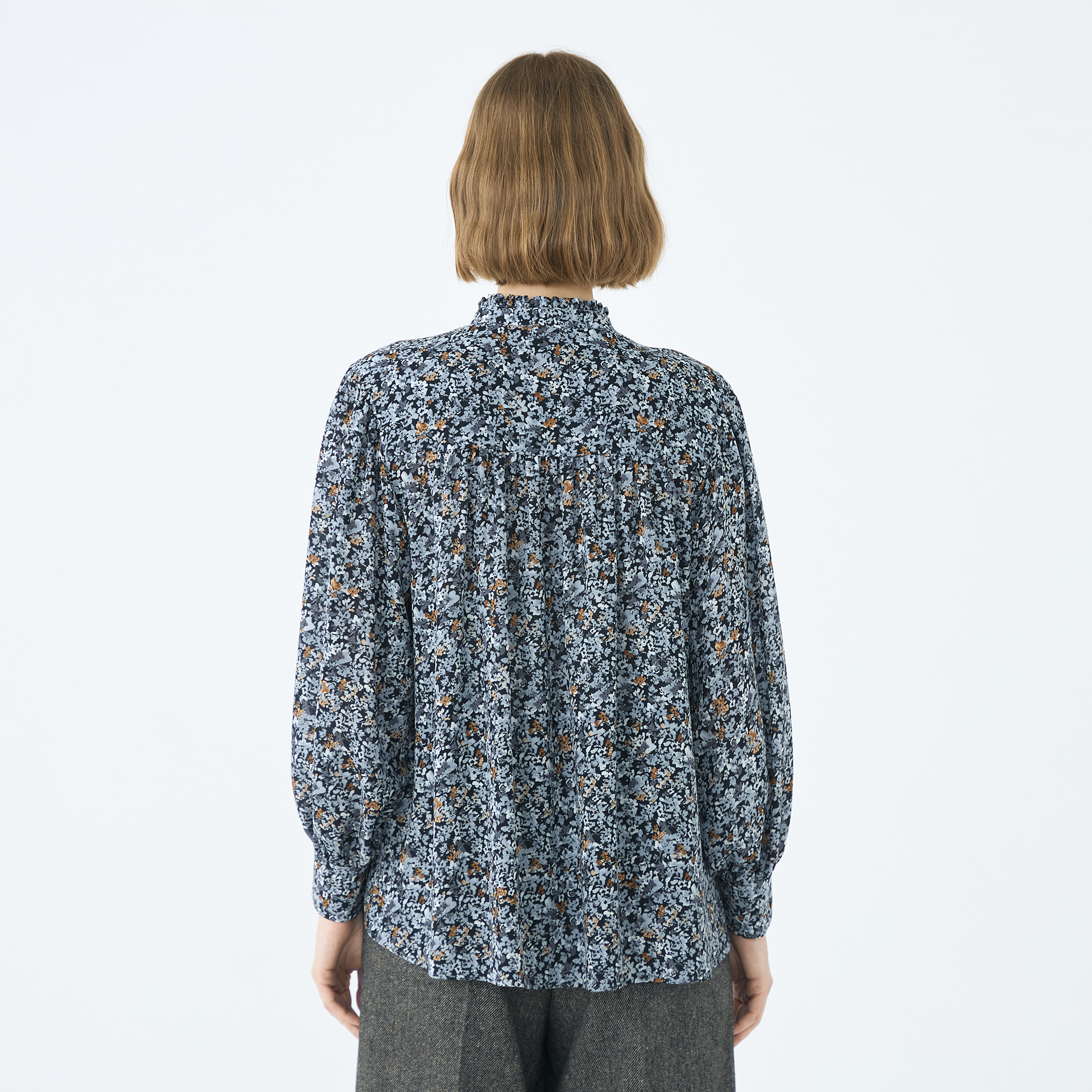 ブローフラワープリント フリルブラウス｜トゥモローランド 公式通販