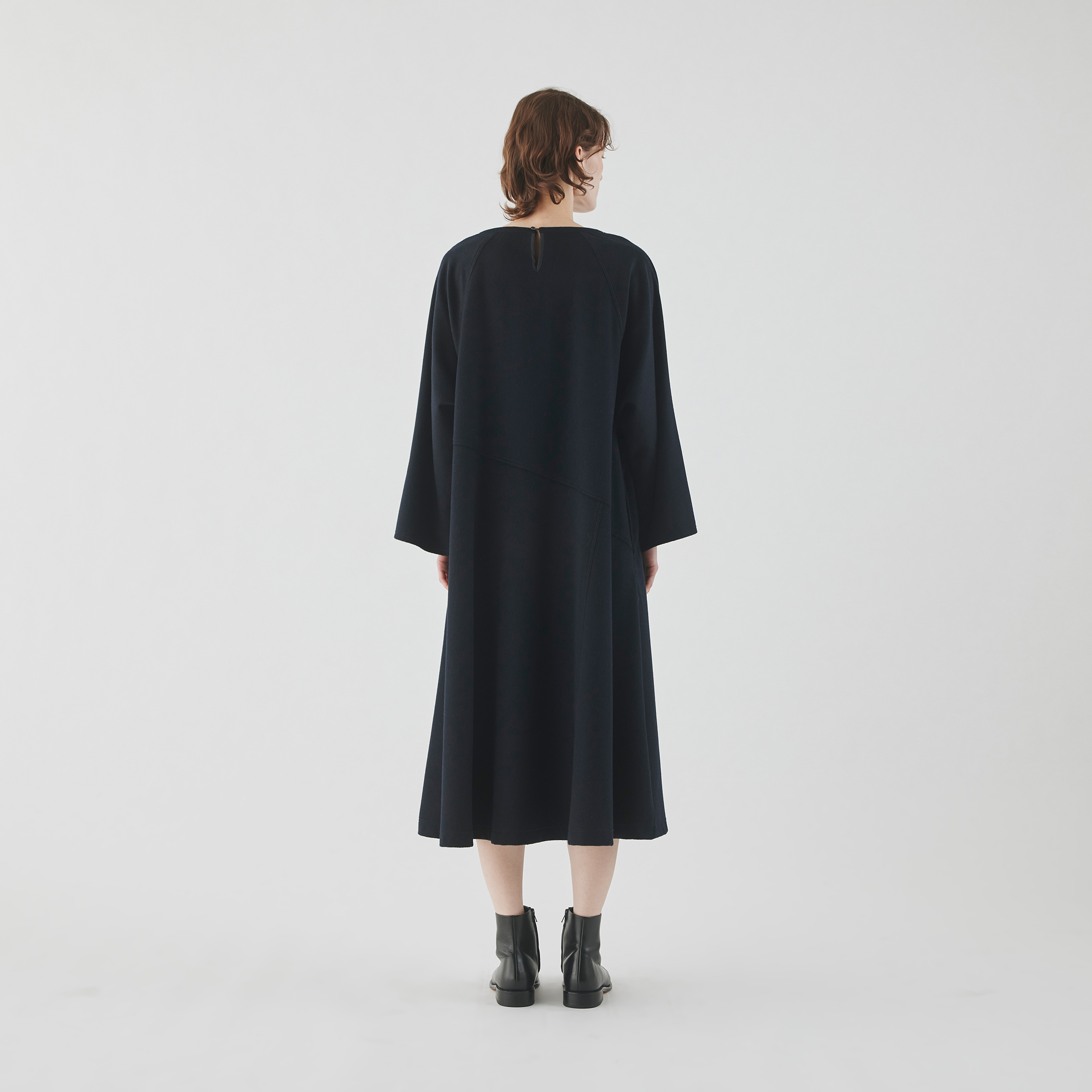 スムースビーバー ワイドヘムワンピース｜トゥモローランド 公式通販