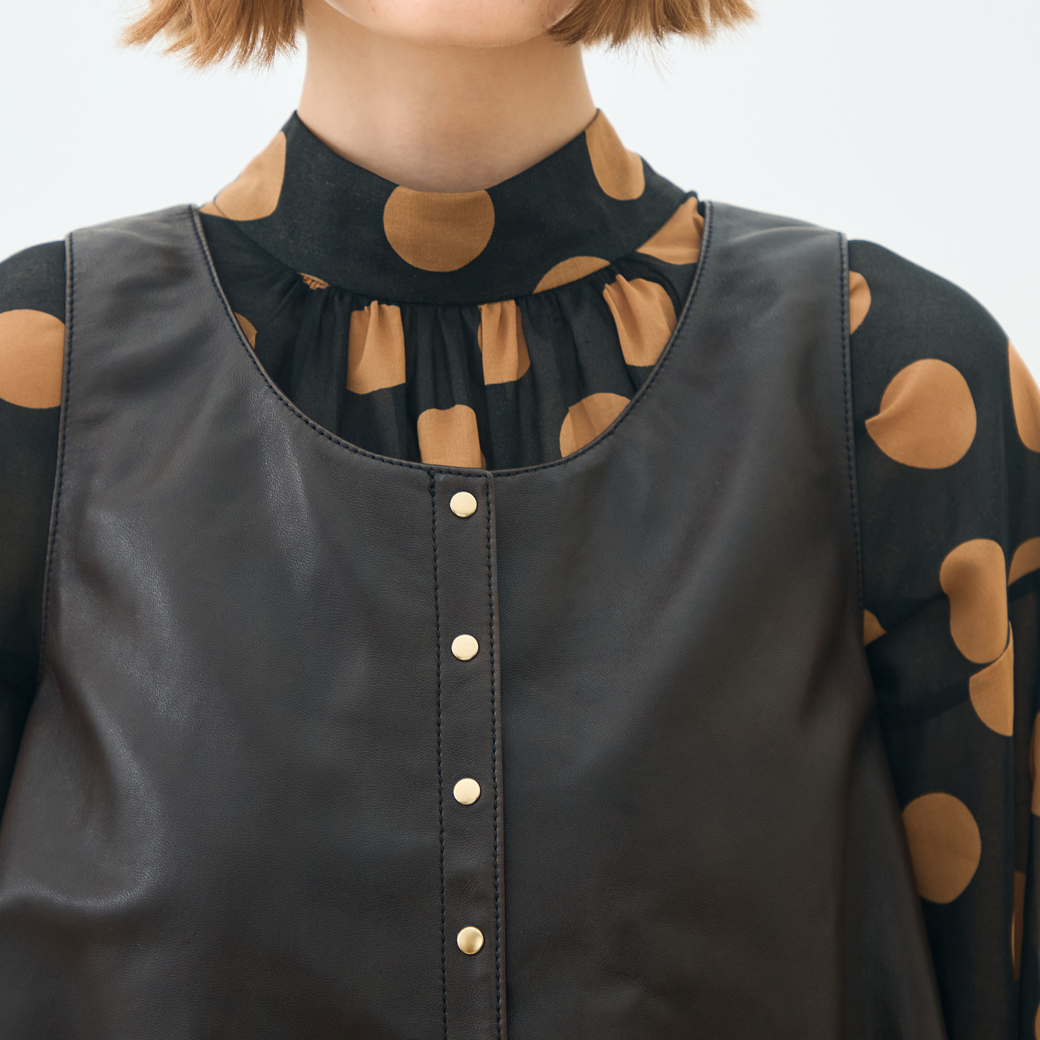 ベジタブルレザー フロンタブルジレ｜トゥモローランド 公式通販