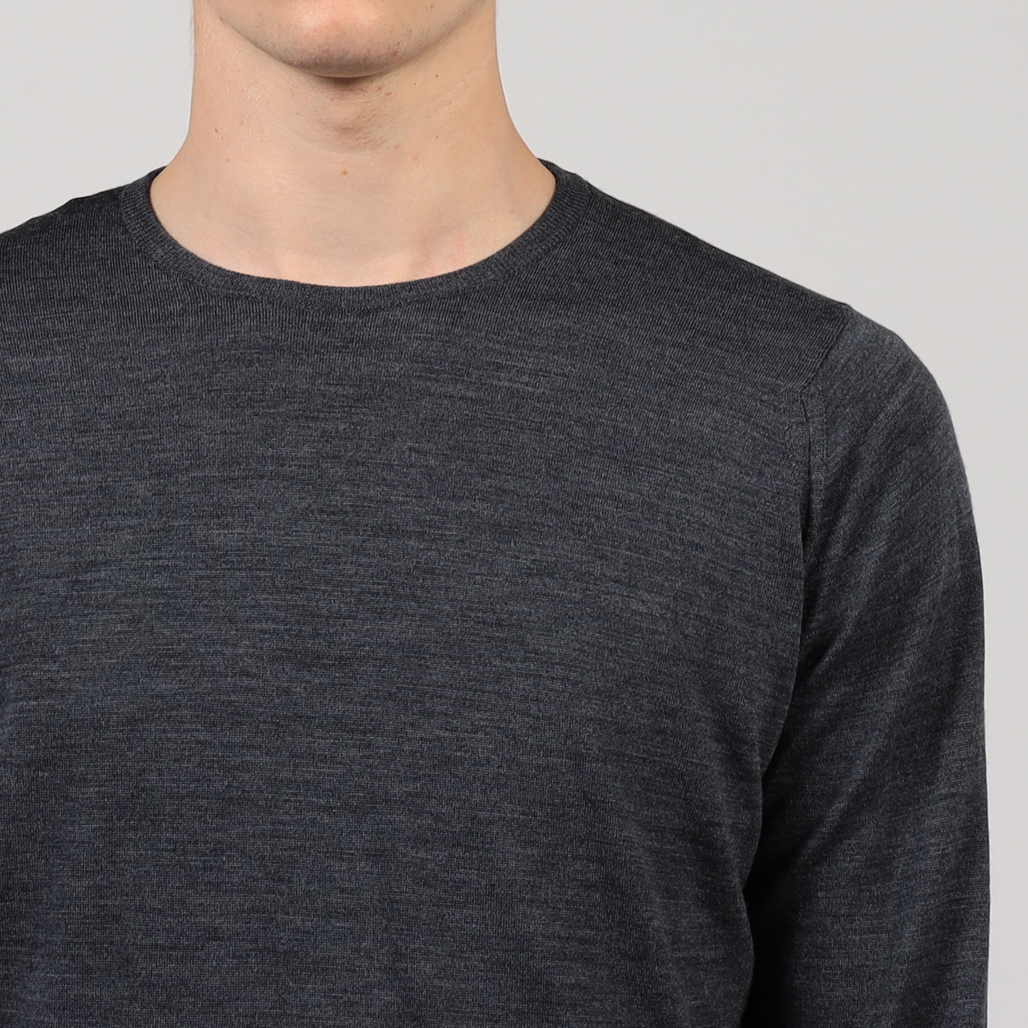 JOHN SMEDLEY 30G EASY FIT ウール クルーネックプルオーバー MARCUS