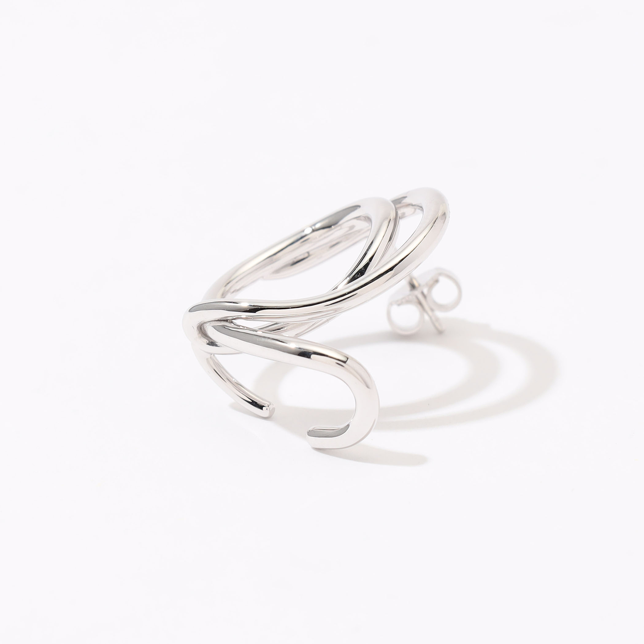 Charlotte Chesnais 片耳ピアス cc_bo_petitwave_arg.jpg
