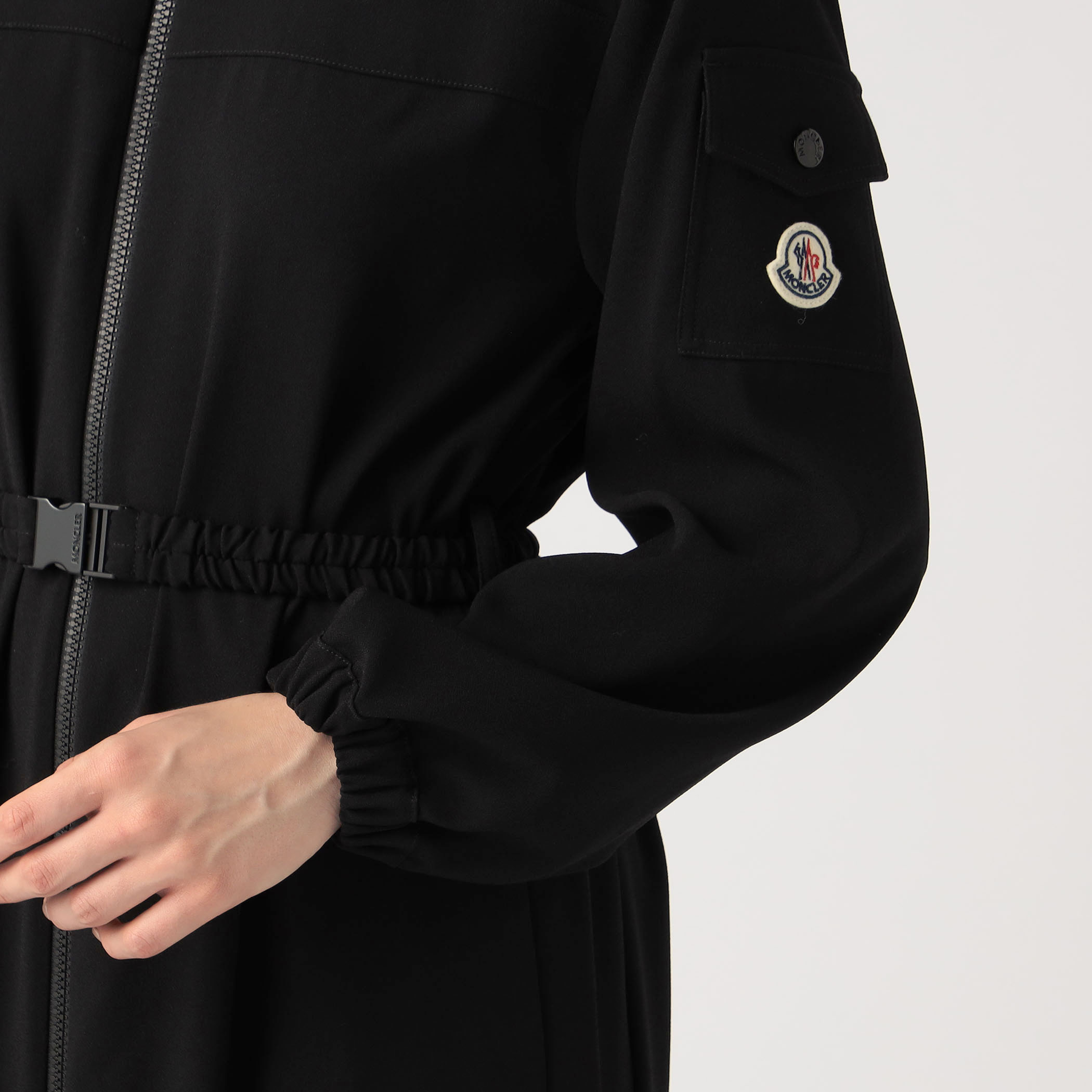 MONCLER サテン ベルテッドワンピース｜トゥモローランド 公式通販