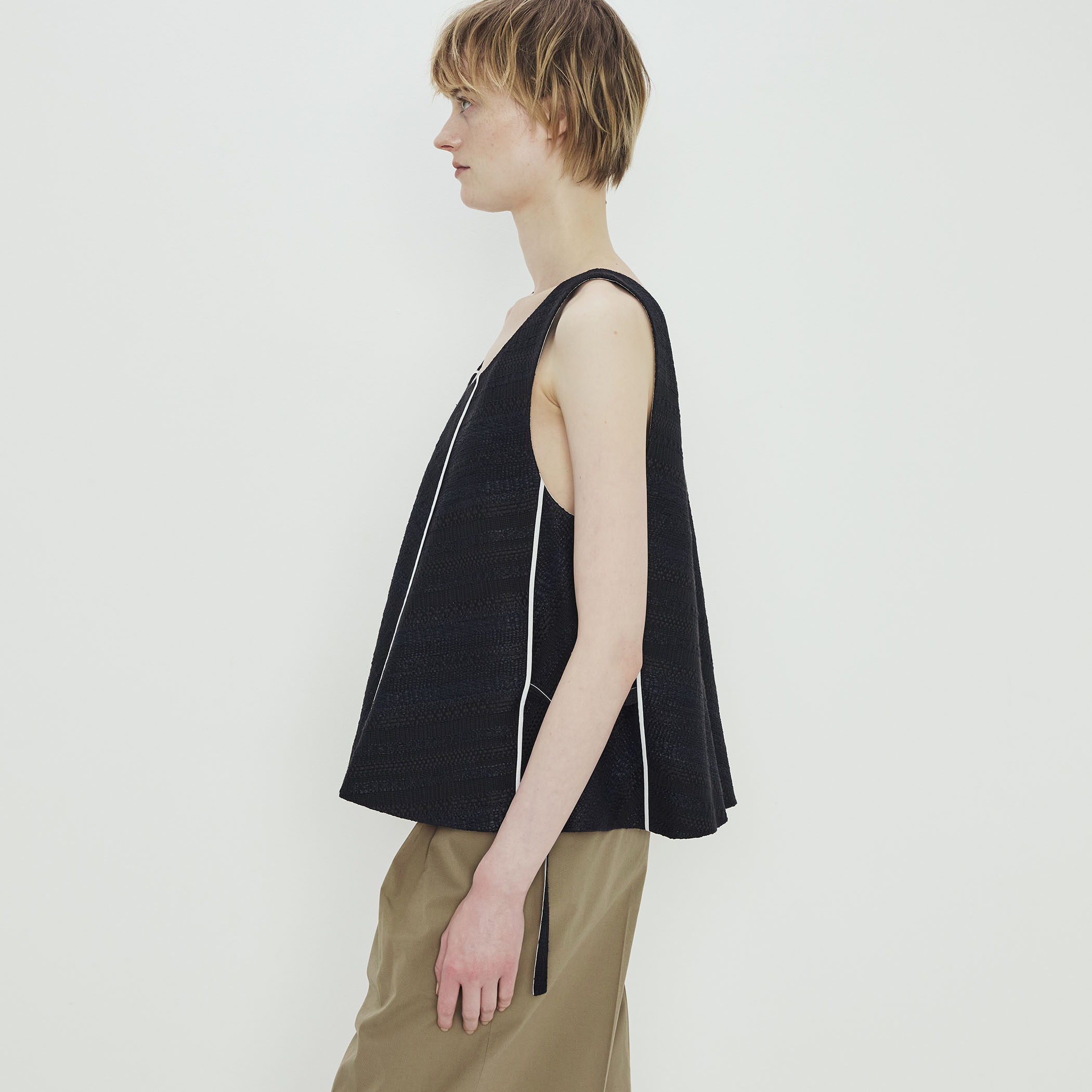 ブラックツイード ノースリーブブラウス｜トゥモローランド 公式通販